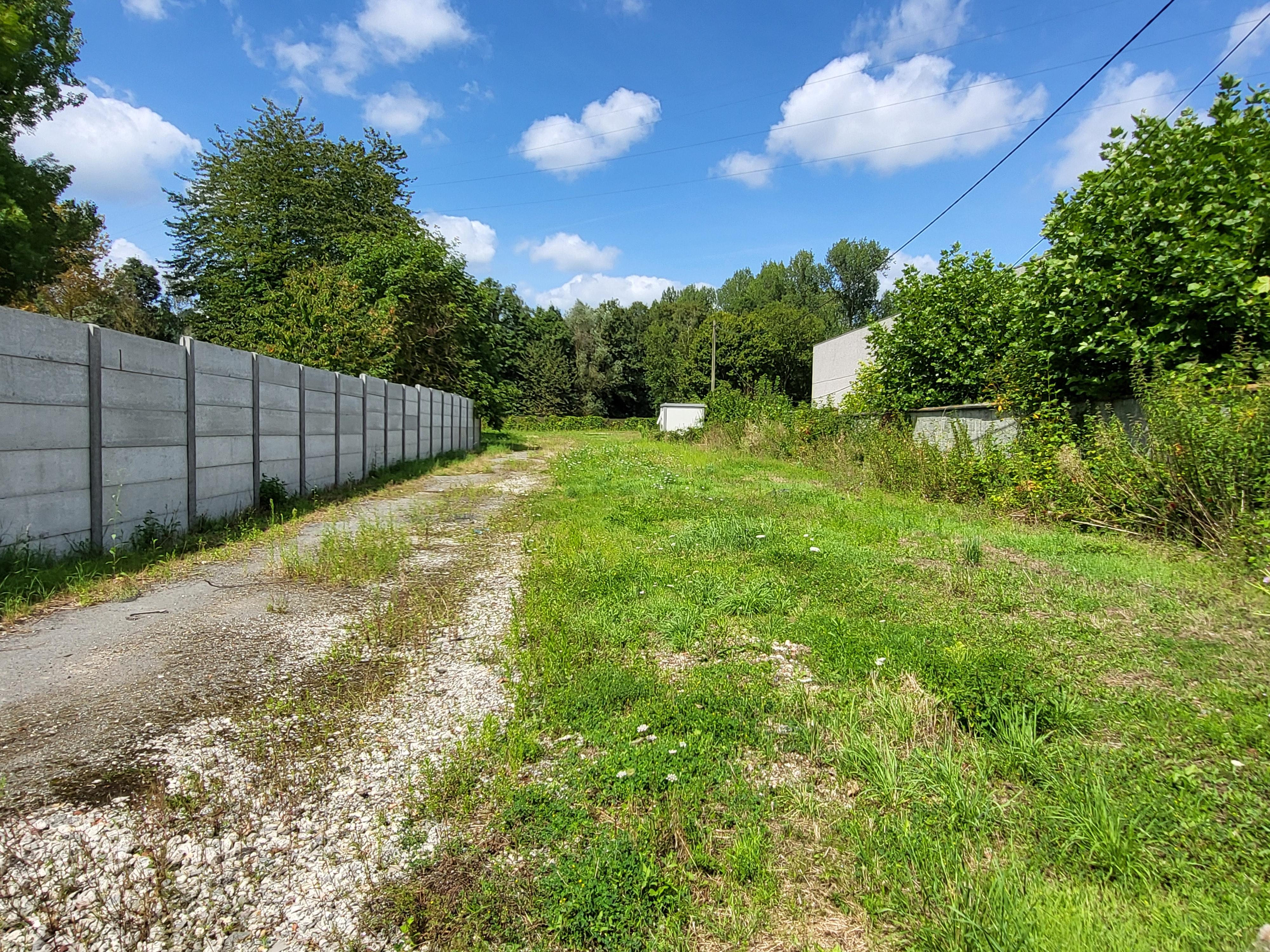 Industriegrond met totale oppervlakte van 2882m². foto 4