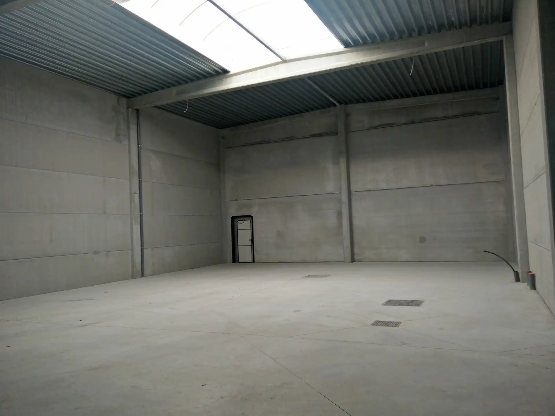 KMO-unit te huur in bedrijvenpark Elzenbroek te Waarloos foto 3