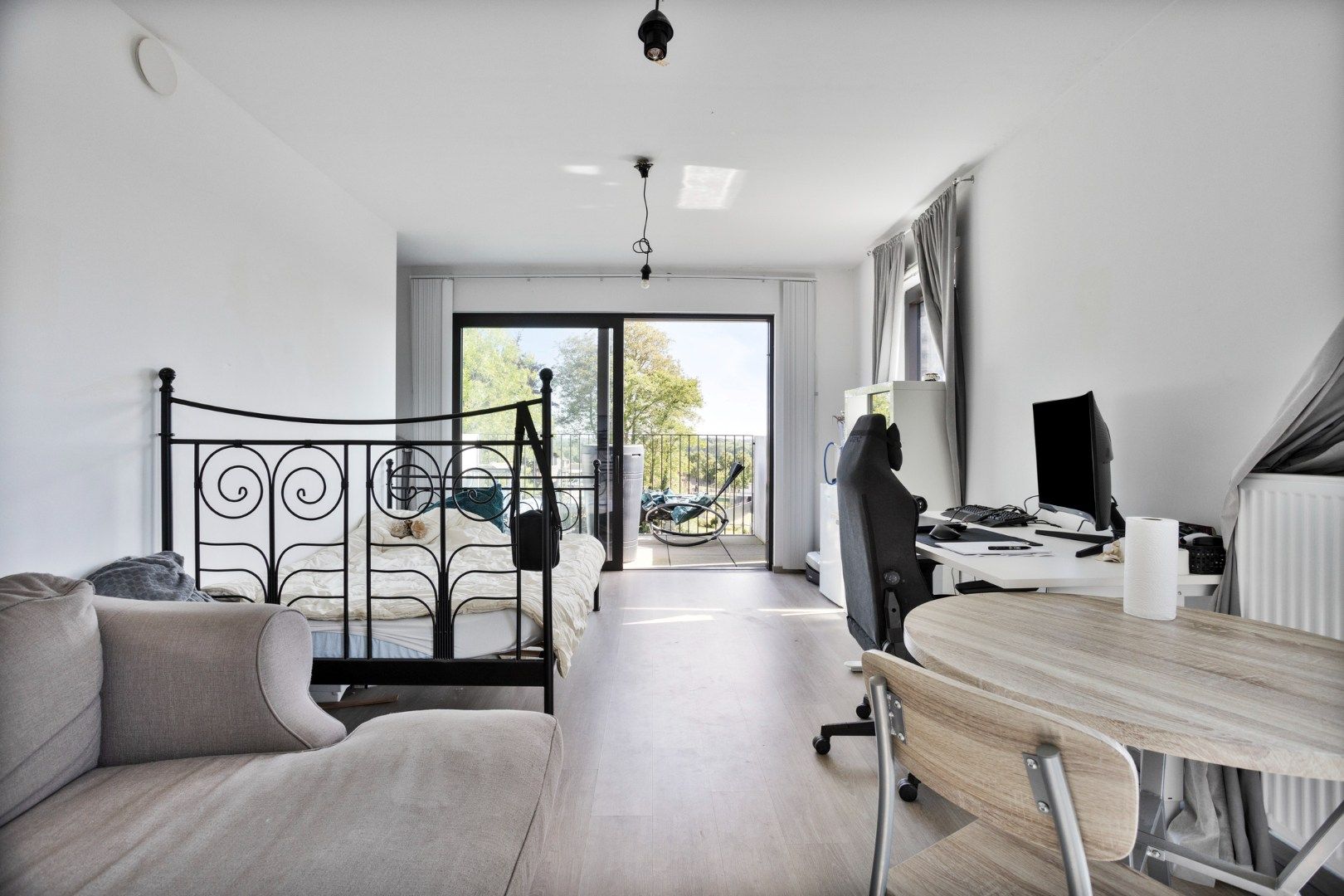 Modern en energiezuinig appartement met terras en parking op centrale ligging foto 3