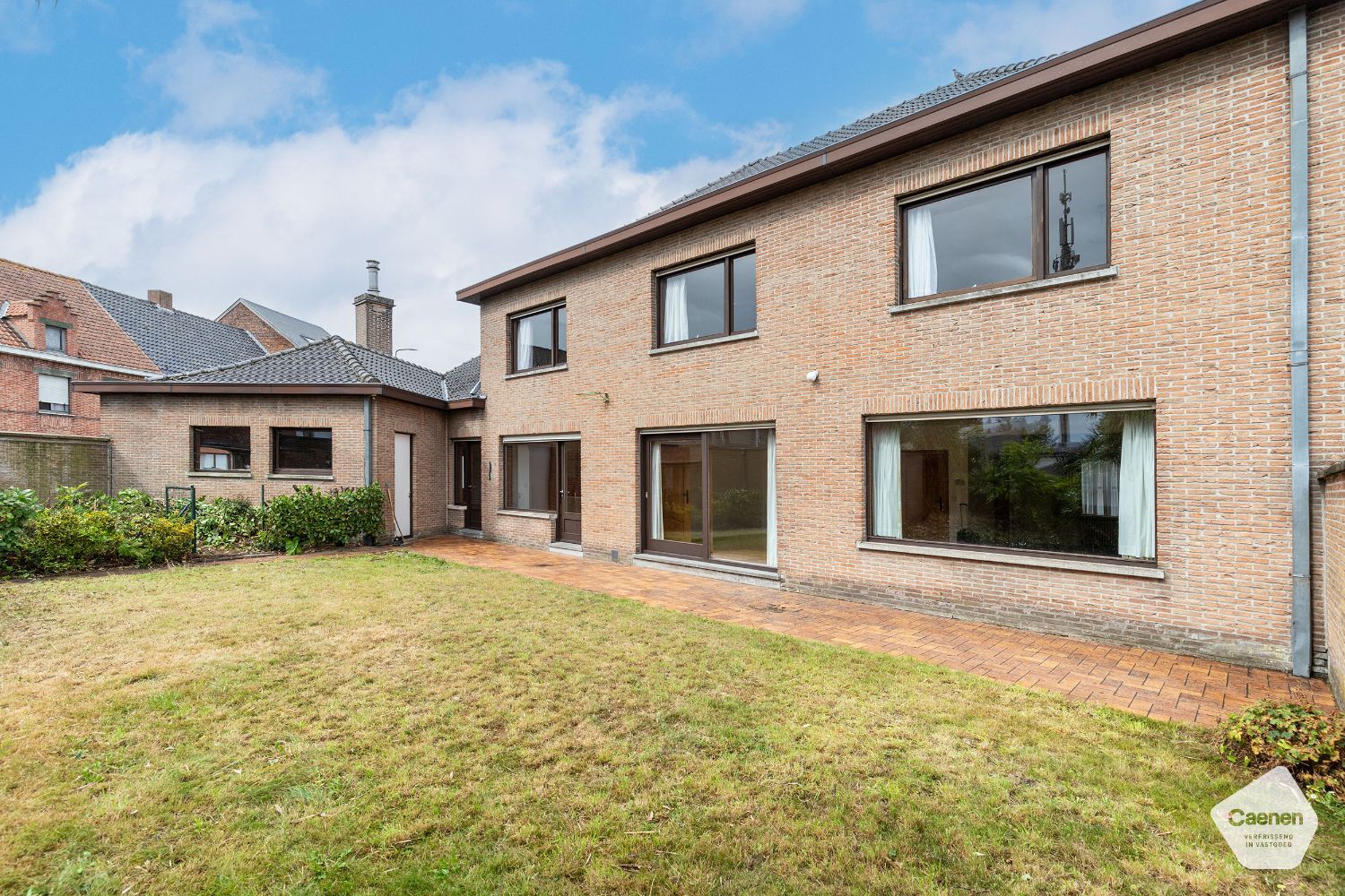 Wonen en werken in het hart van Ruddervoorde ! Deze woonst omvat 5 slaapkamers & 2 garages! foto 19