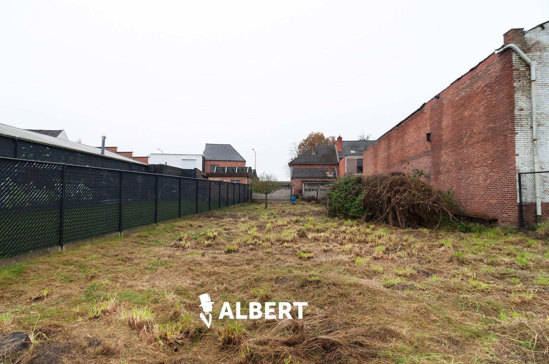 Te renoveren woning met grote tuin nabij centrum Diepenbeek! foto 3