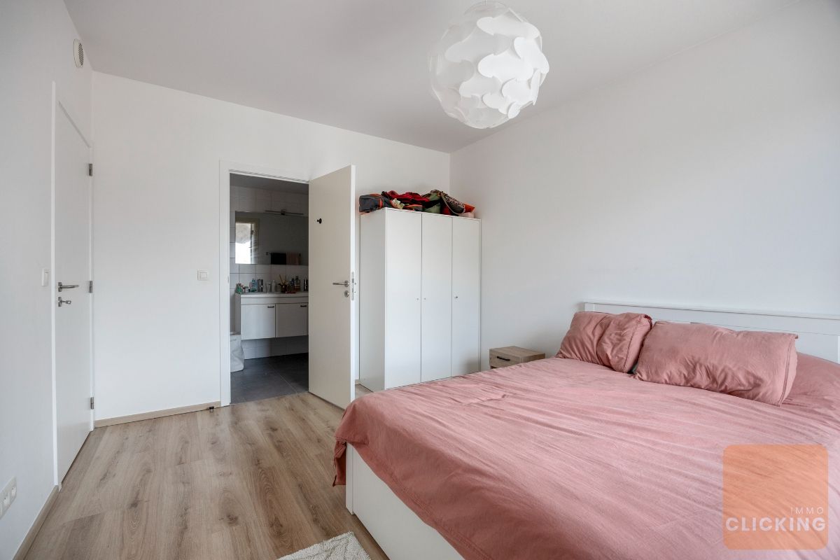 Gezellig en Licht 2-Slaapkamerappartement in Oudergem foto 13
