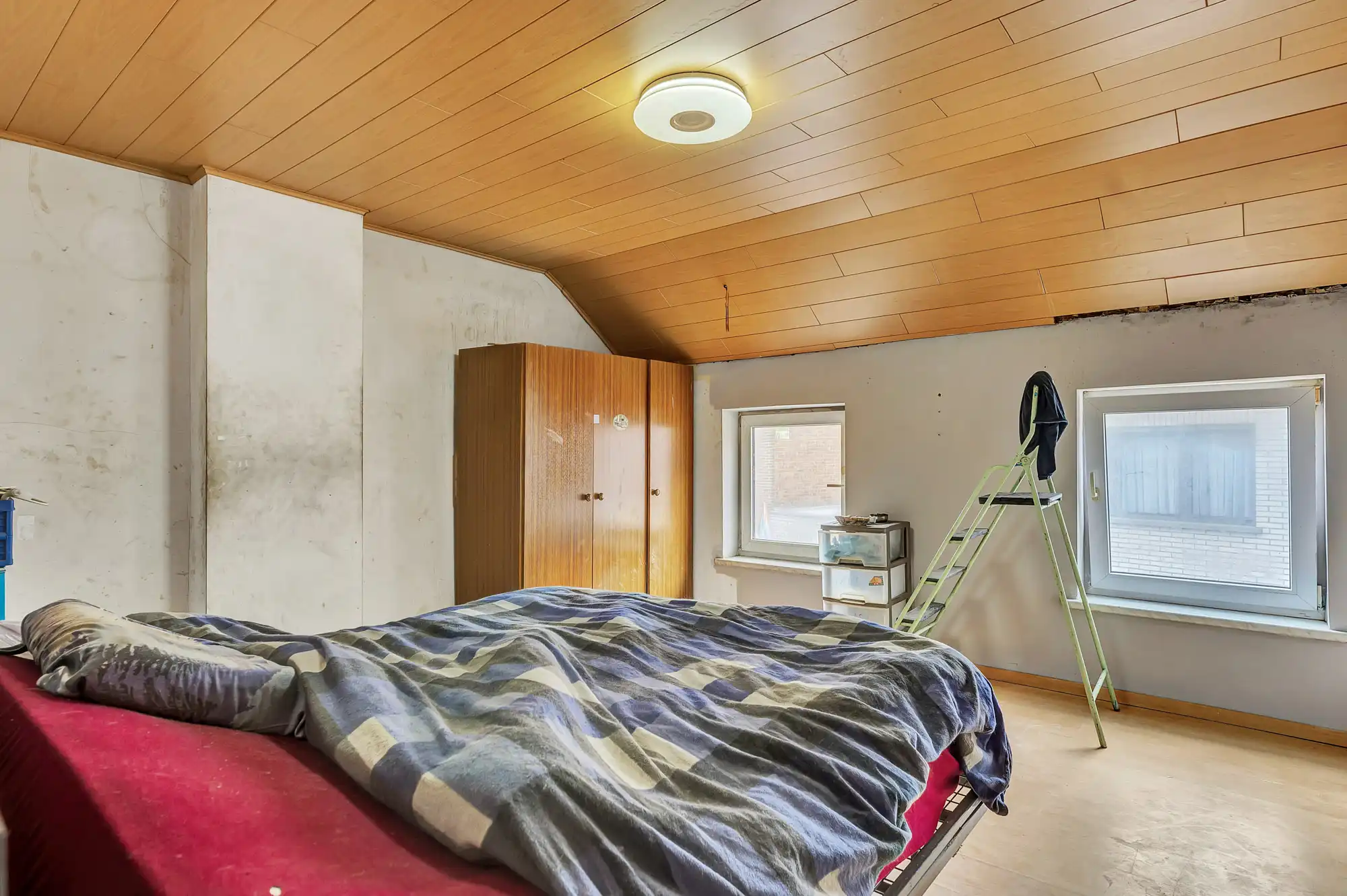 Te renoveren woning met 3 slaapkamers en garage foto 13