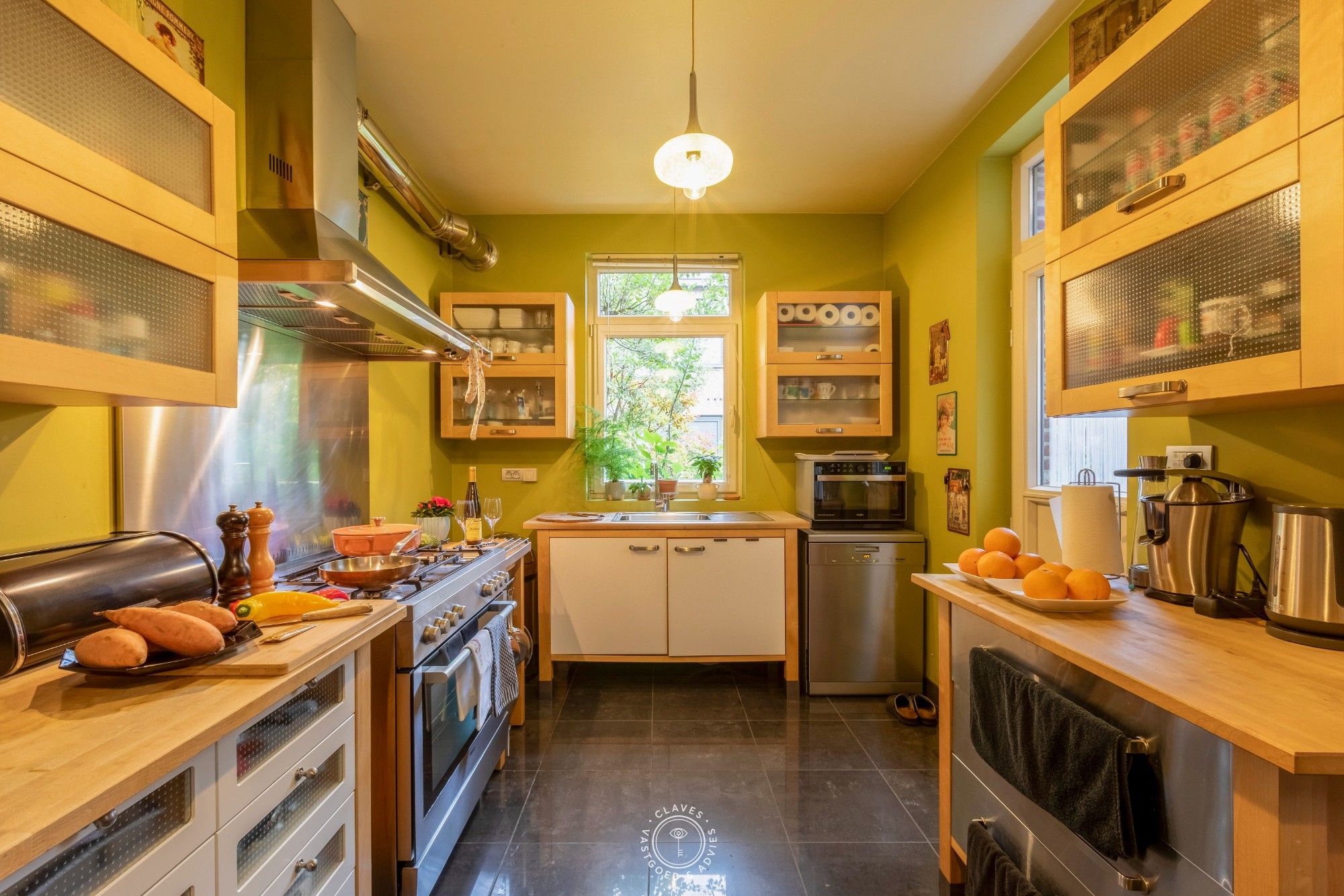 Karaktervol herenhuis met uniek bijgebouw vol mogelijkheden foto 12