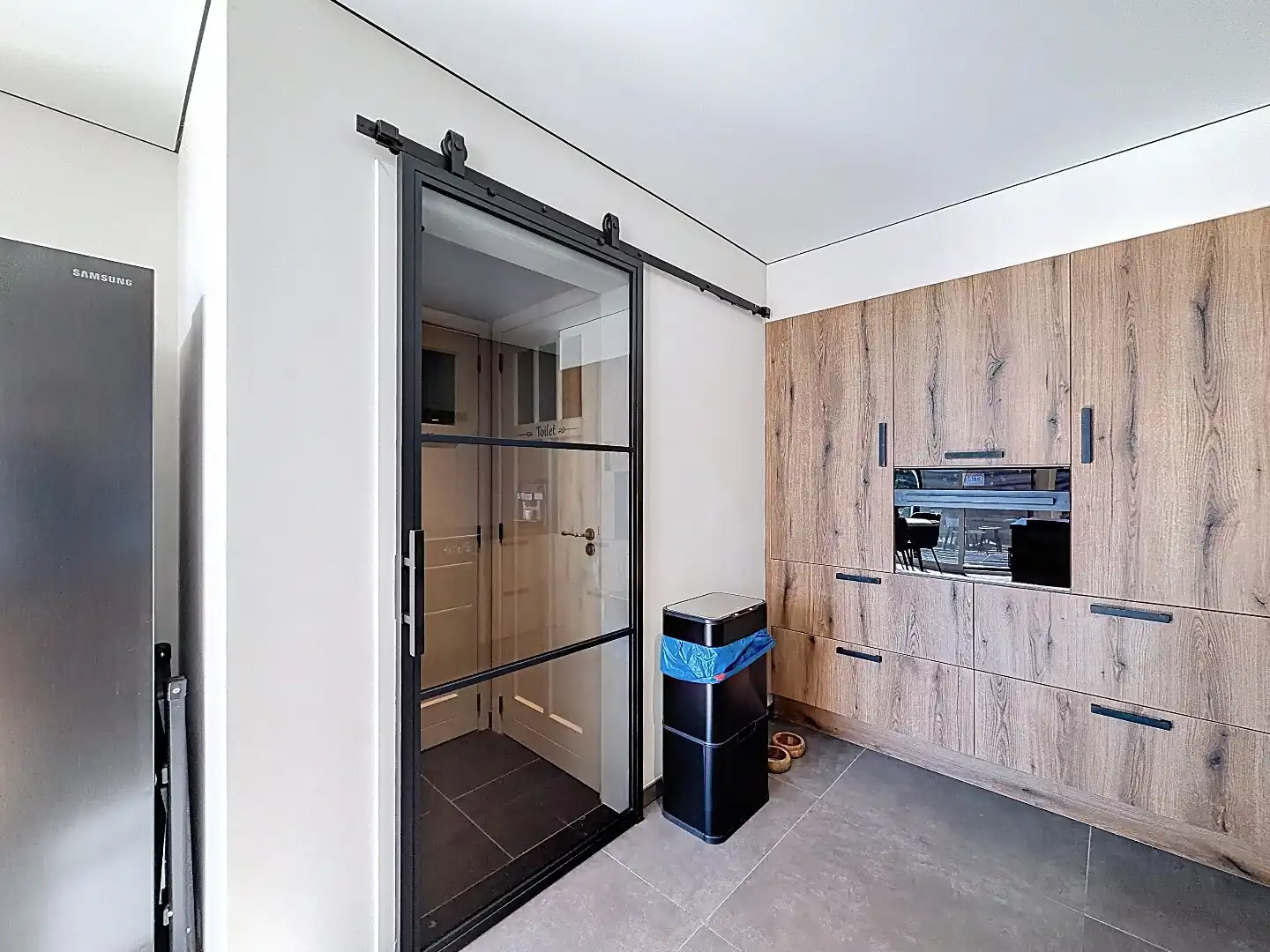 Instapklare twee-onder-een-kapwoning met uitbouw, luxe overkapping en zonnige tuin op het westen  foto 19