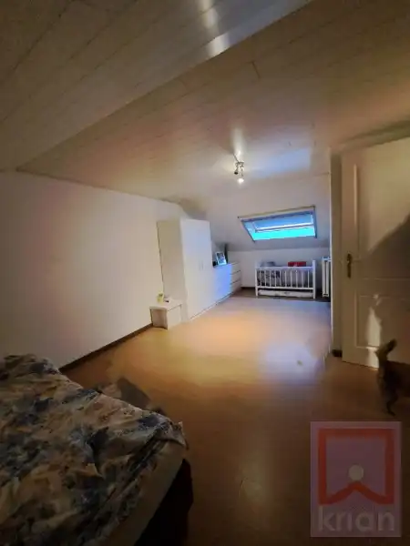 Ruim duplexapp met 3 slaapkamers, 2 auto staanplaatsen en tuin. foto 10