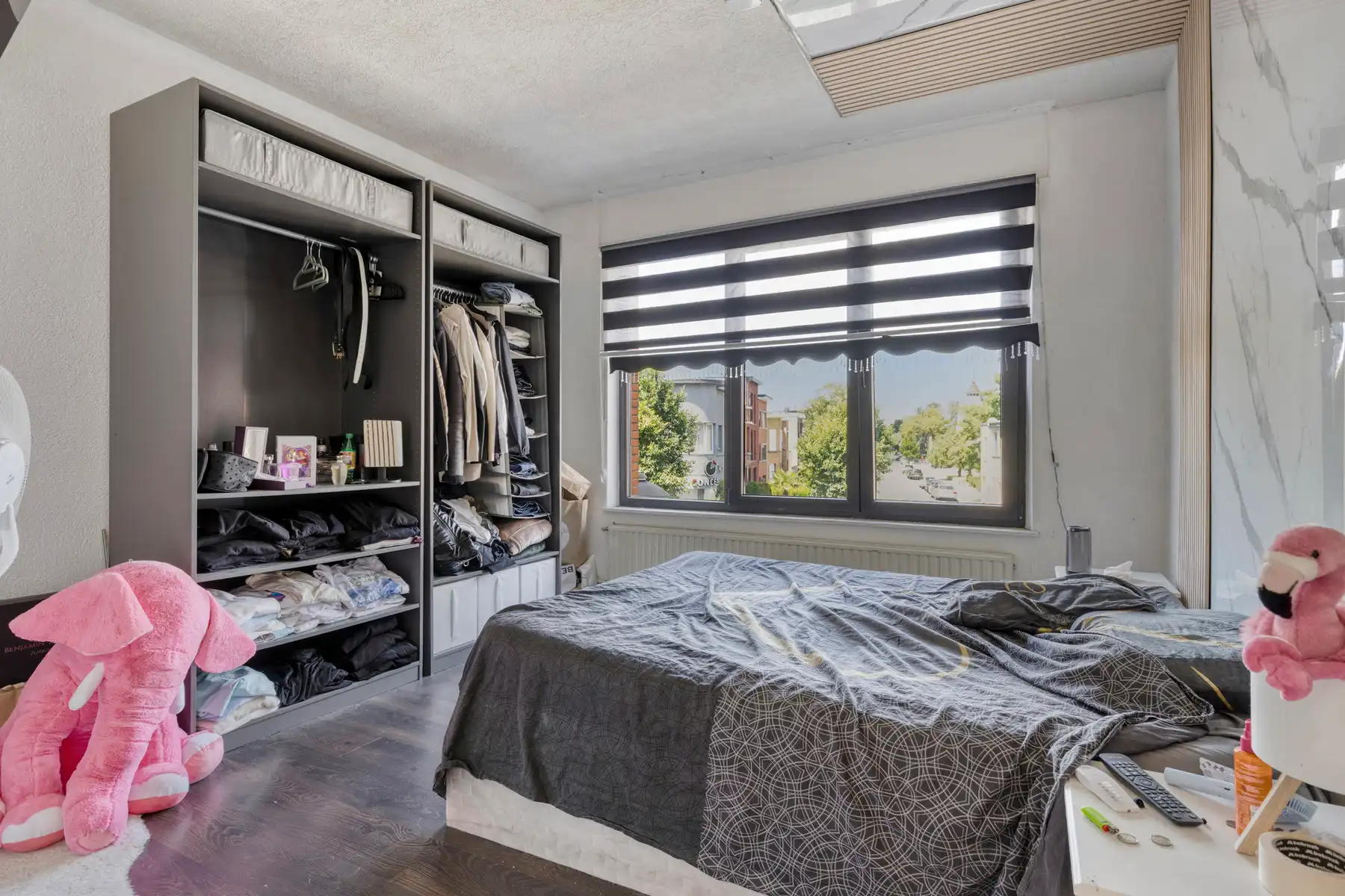 Woning met ruim magazijn en bureelruimte. foto 7