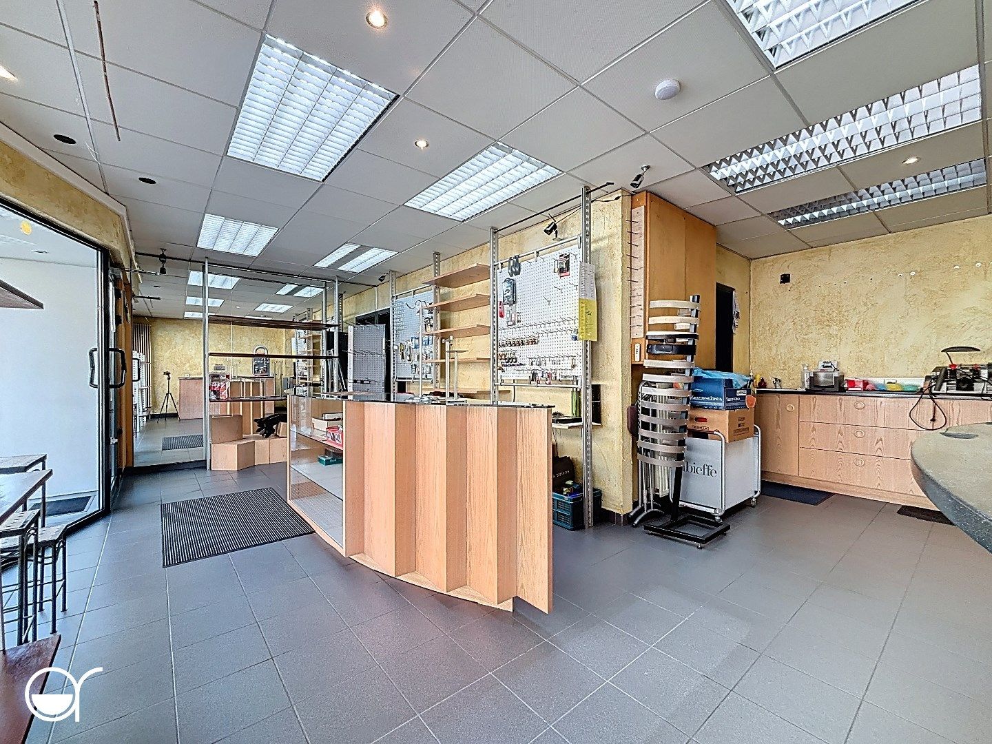 Handelshuis te koop in Sint-Denijs-Westrem foto 4