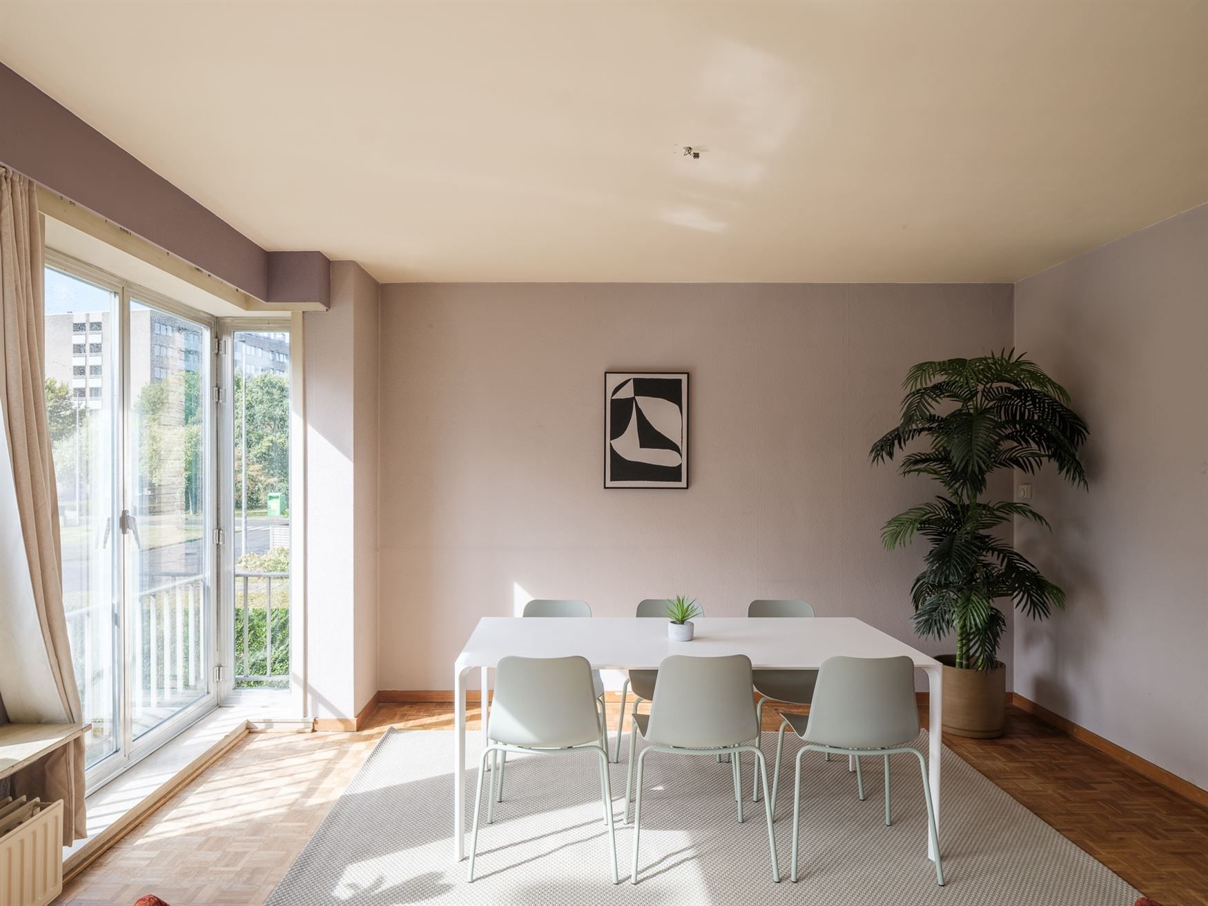 Ruim, lichtrijk appartement (114m²) met garage in Sint-Amandsberg. foto 4