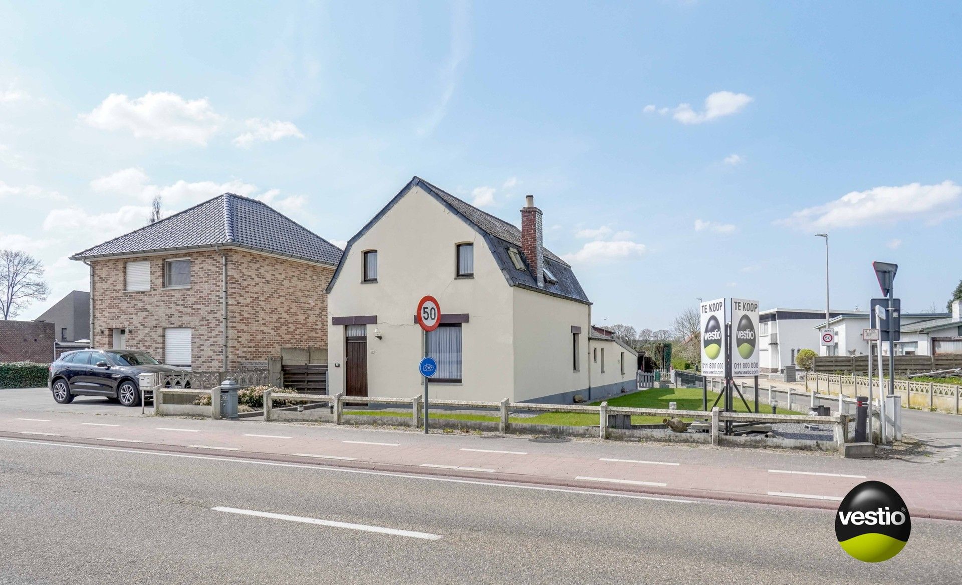 Hoofdfoto van de publicatie: KARAKTERVOLLE, TE RENOVEREN WONING VLAKBIJ CENTRUM VAN OPGLABBEEK