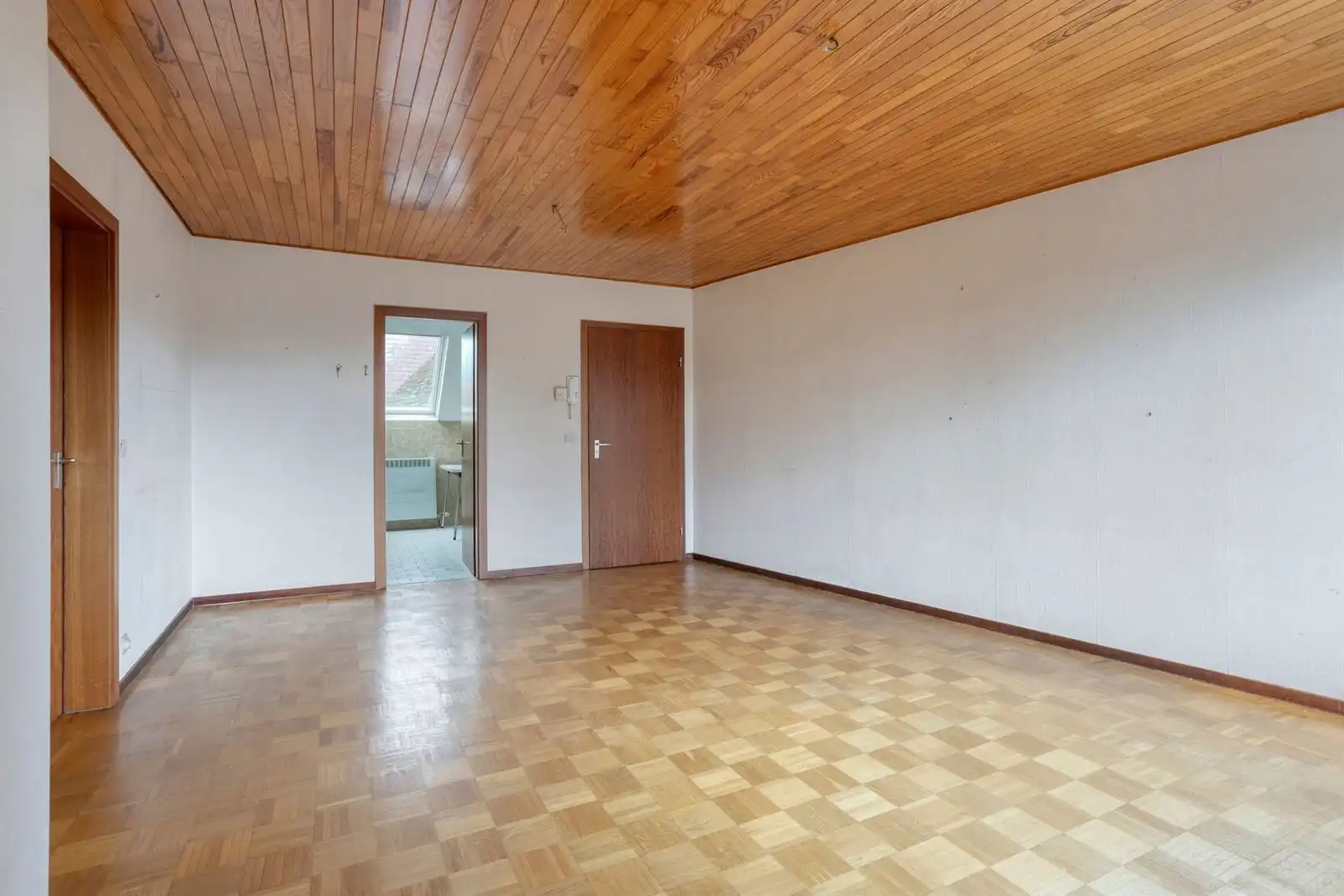 Appartement met 2 slaapkamers en zolder. foto 8