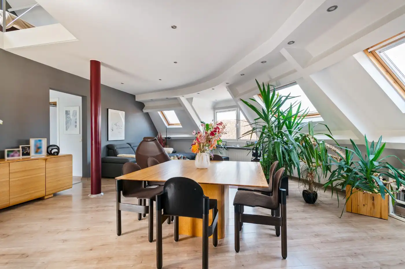 Ruim dakappartement op 2e verd. met 3 slpk., zuid-terras en mogelijks garage foto 2