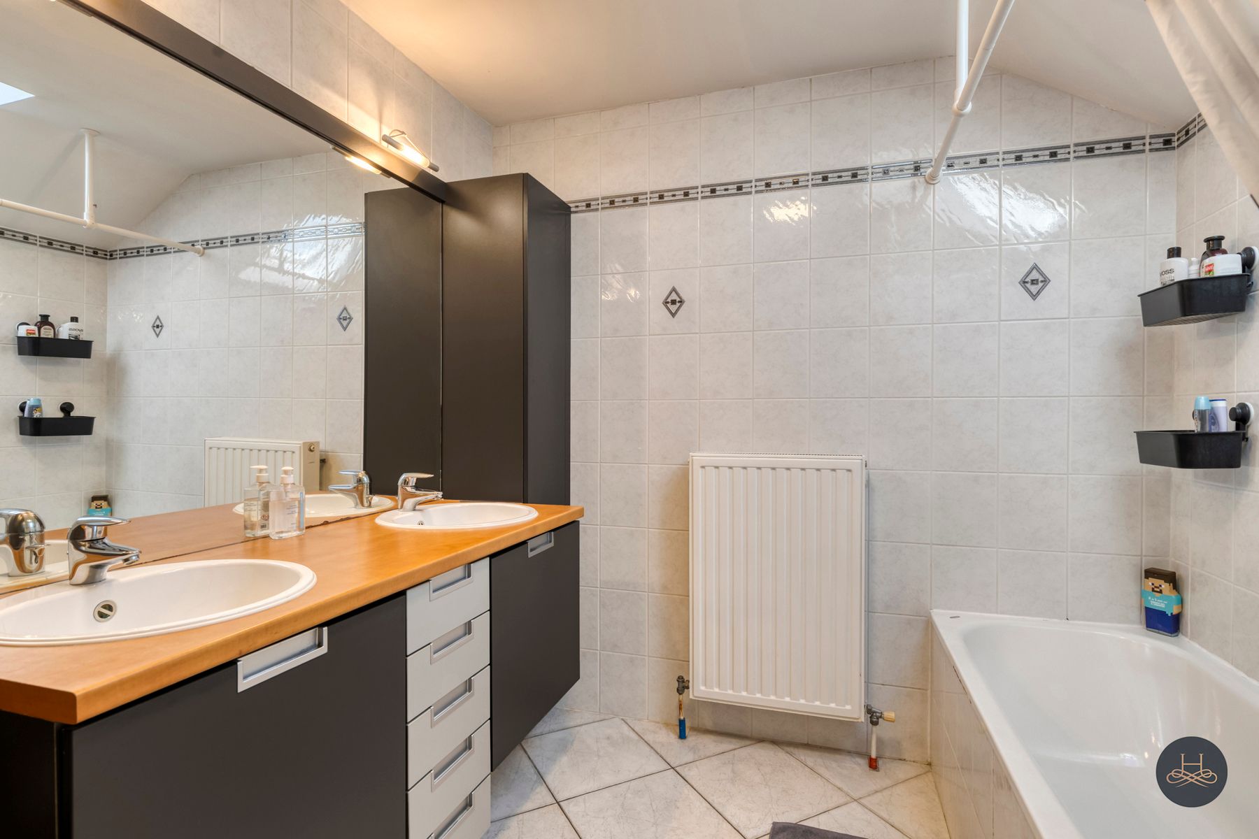 Gezellige halfopen bebouwing met 3 slaapkamers en leuke tuin foto 15