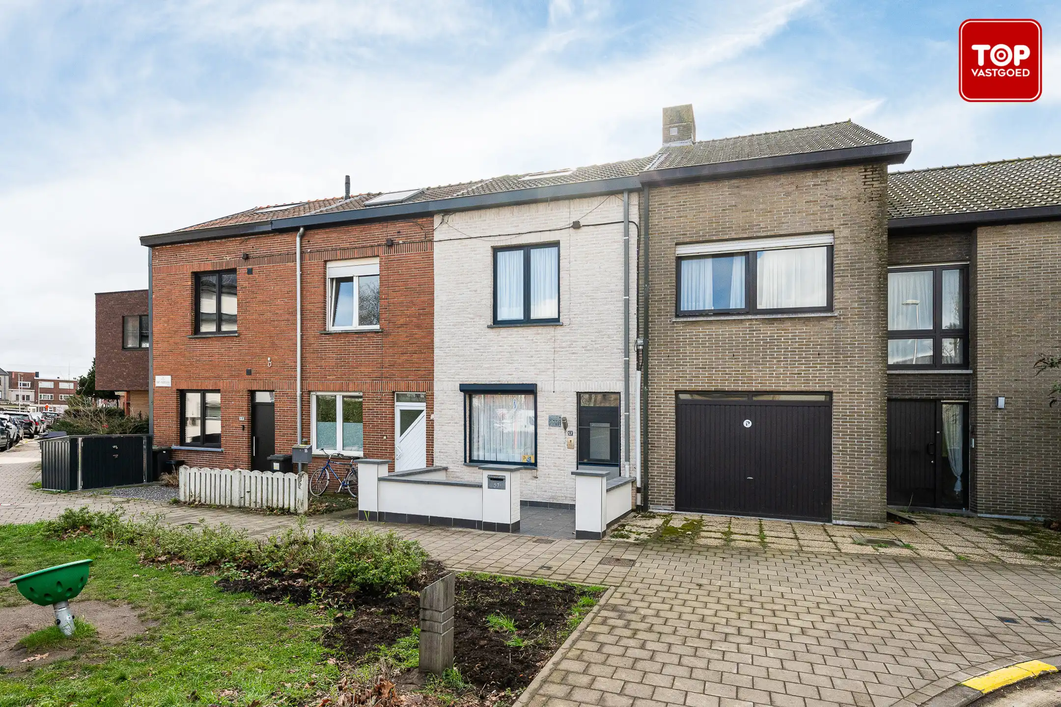 Instapklare woning met 3 slaapkamers en leuke buitenruimte.  foto 2