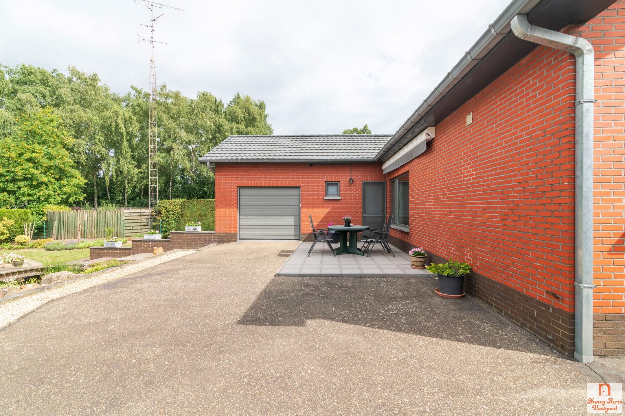 Verzorgde gelijkvloerse woning met zicht op groen in Koersel foto 31