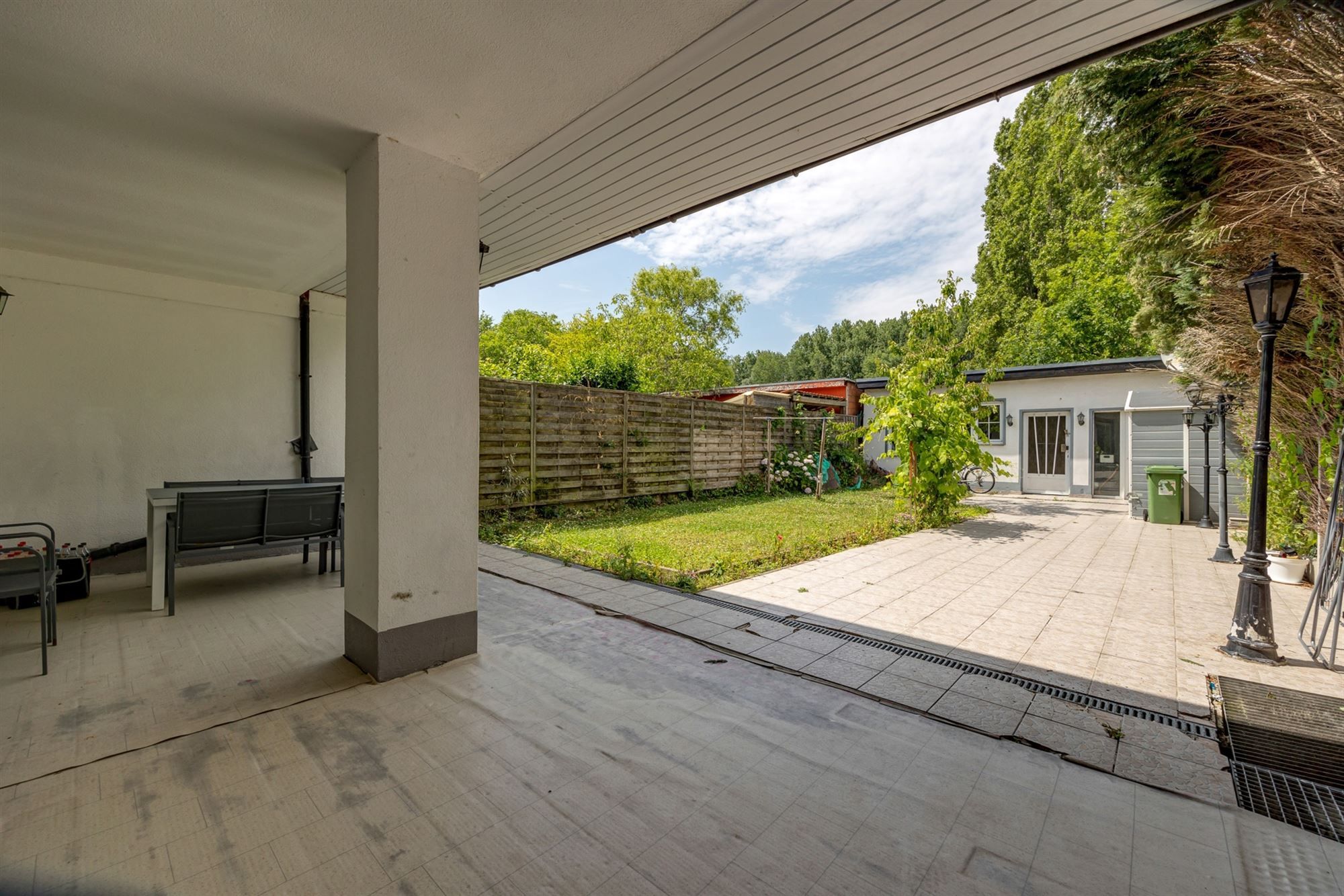 Instapklare woning met 6 slaapkamers en ruim aangelegde tuin foto 17