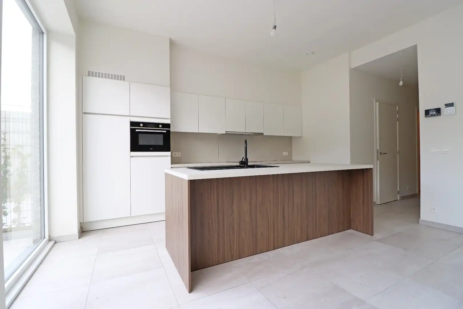 Modern appartement met tuintje foto 2