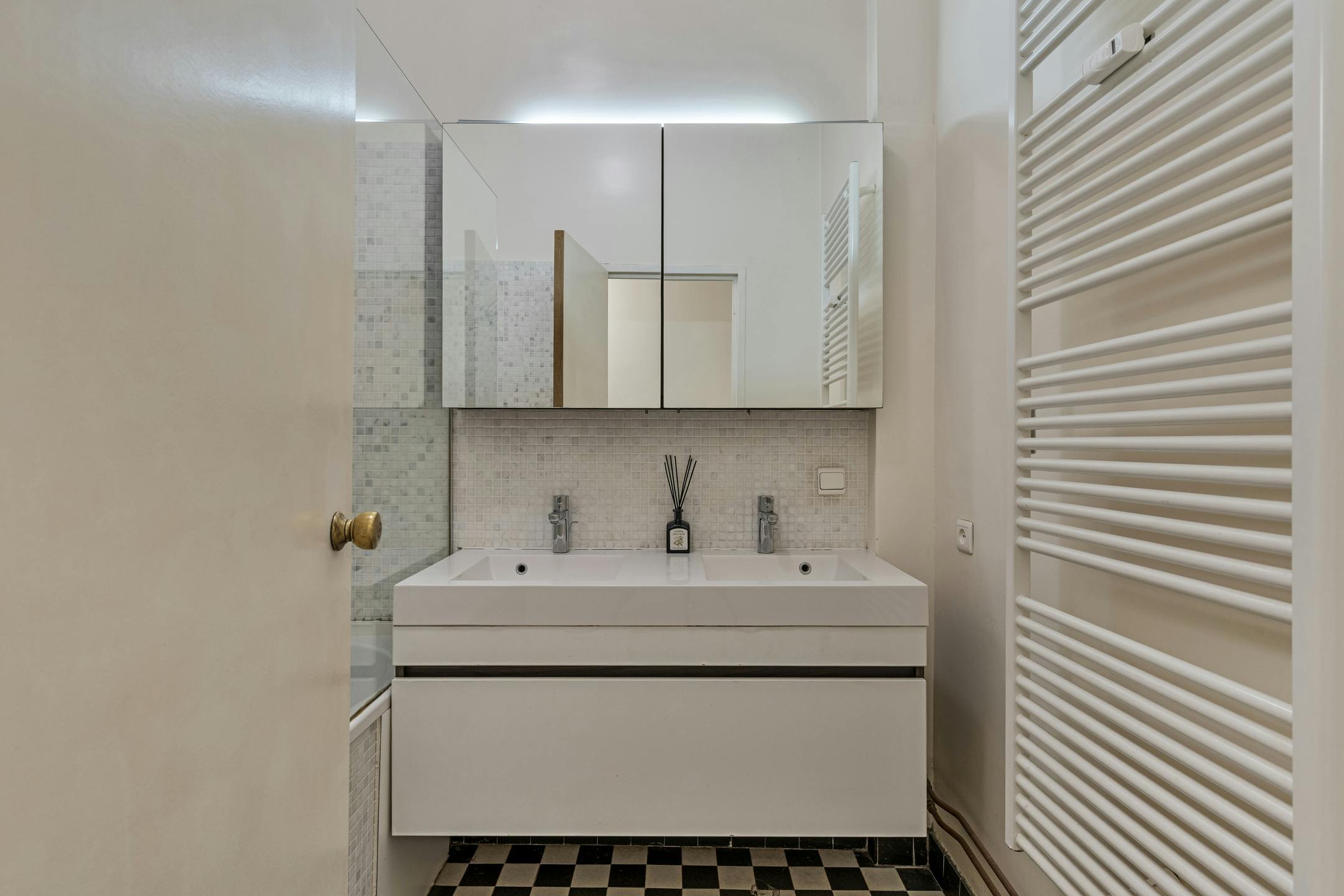 Ruim appartement te koop in Antwerpen met 3 slaapkamers foto 12