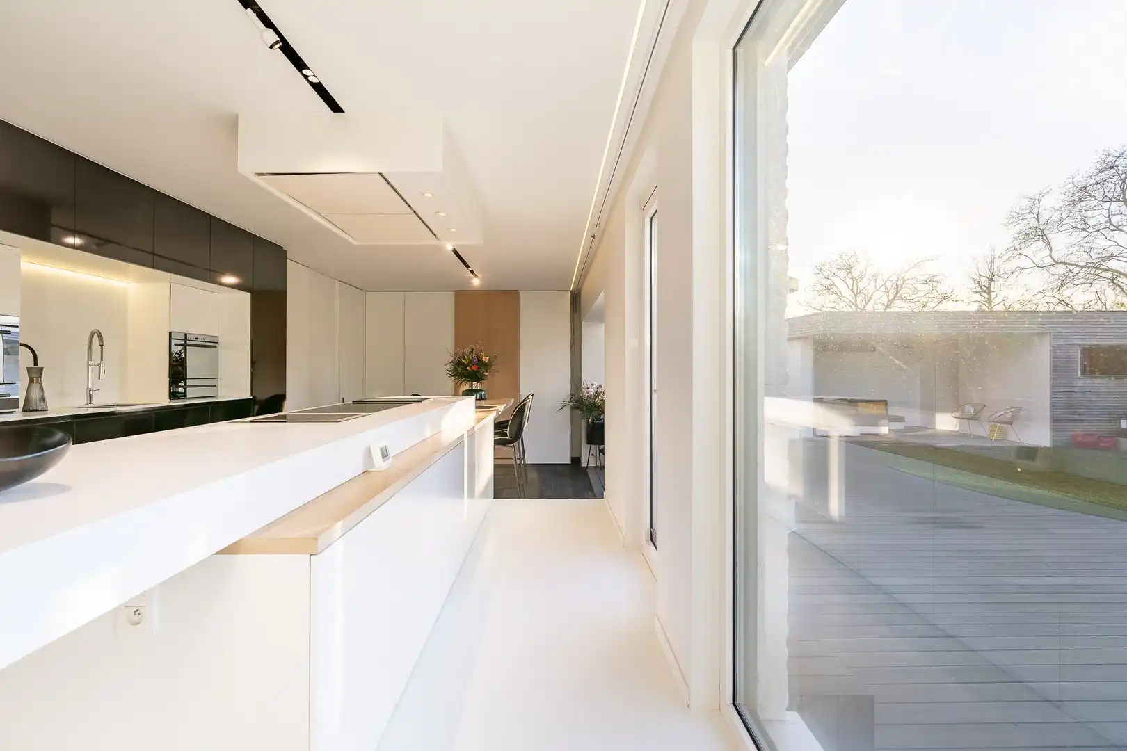 Alleenstaande villa met 4 slaapkamers in een residentiële omgeving. foto 12