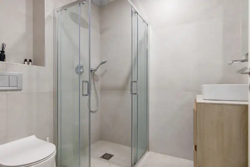 Voll gerenoveerde woning met 5 slpk 3 badk foto 15