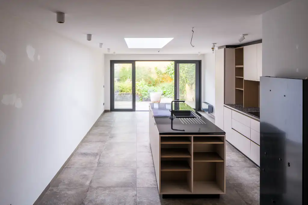 Instapklare stadswoning met drie slaapkamers en aangename tuin nabij Gent-Sint-Pieters. foto 4