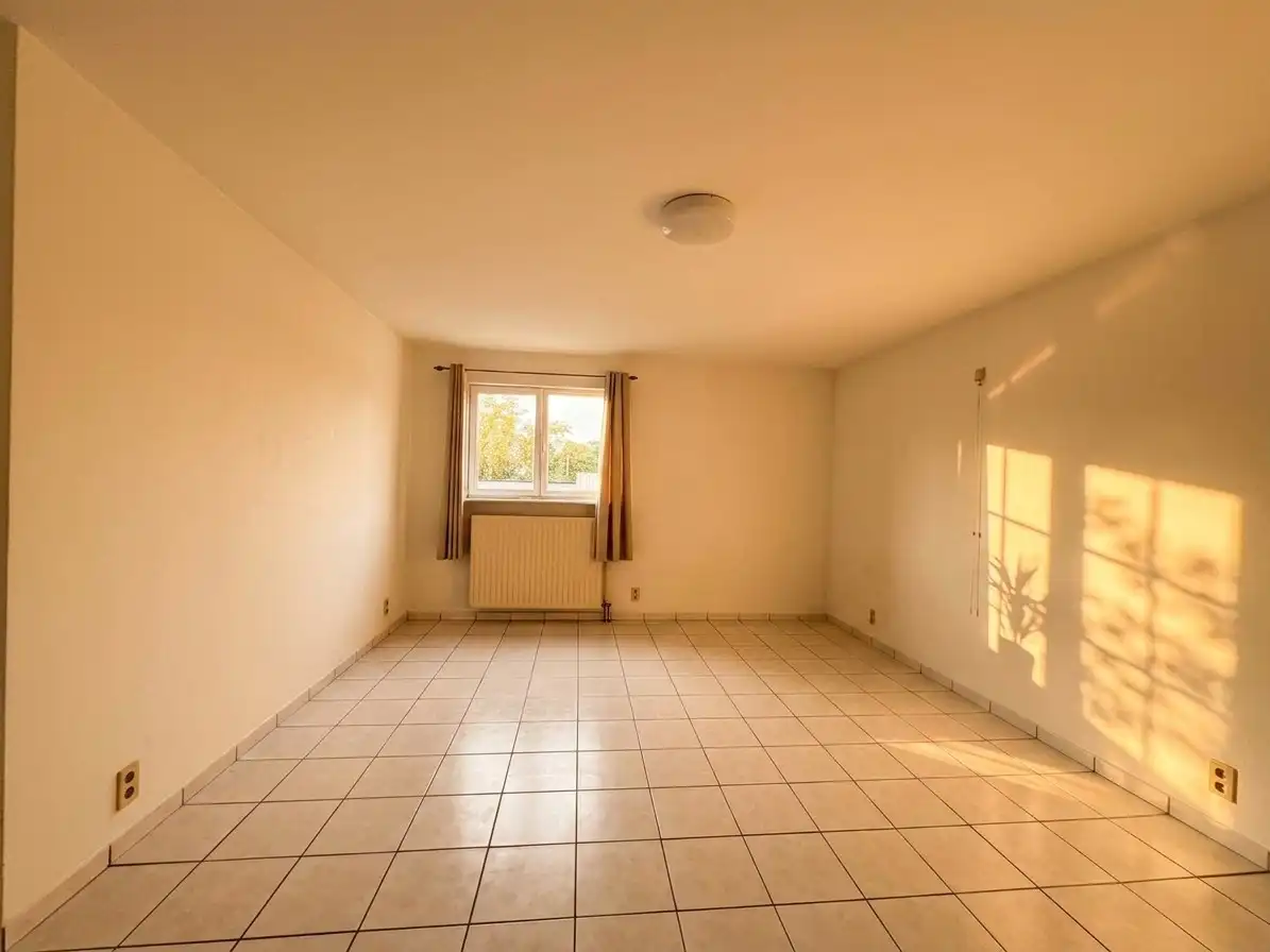 SUPER RUIM APPARTEMENT INCLUSIEF RUIME GARAGEBOX foto 4