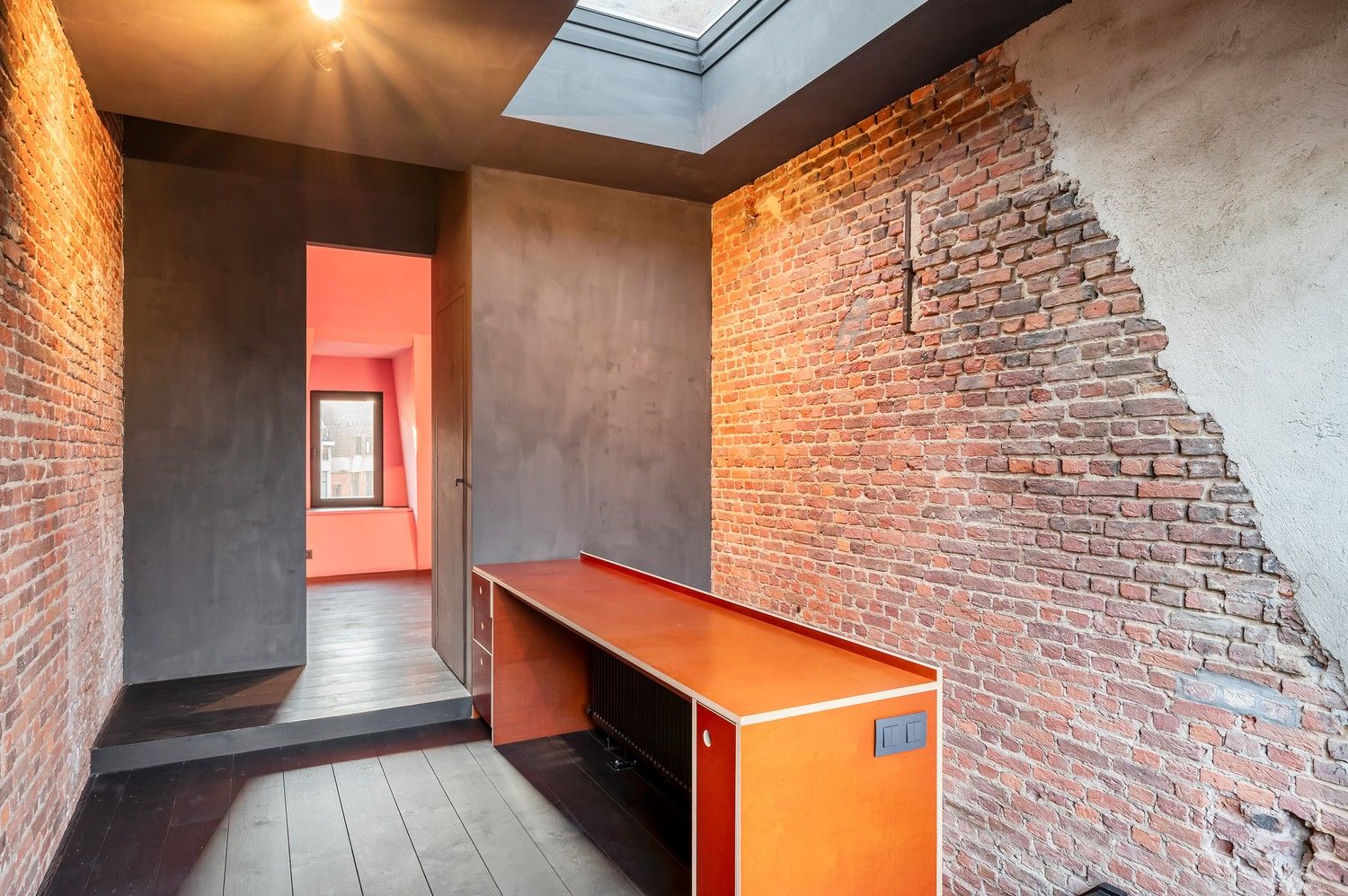 Karaktervolle erfgoedwoning op topligging tegenover de Sint-Gummaruskerk. foto 26