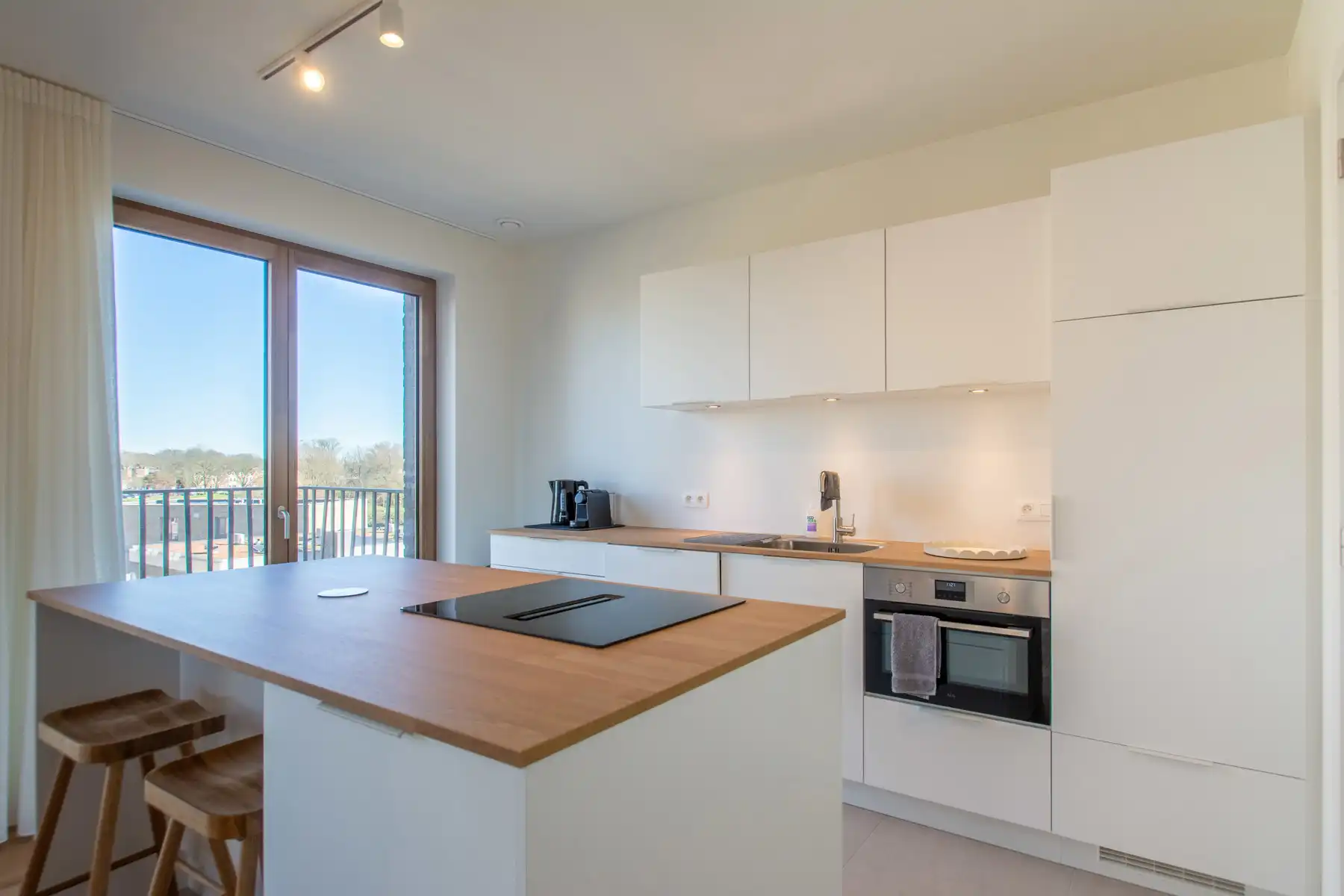 Rustig en comfortabel 2slpk appt. met mooi terras  foto 6