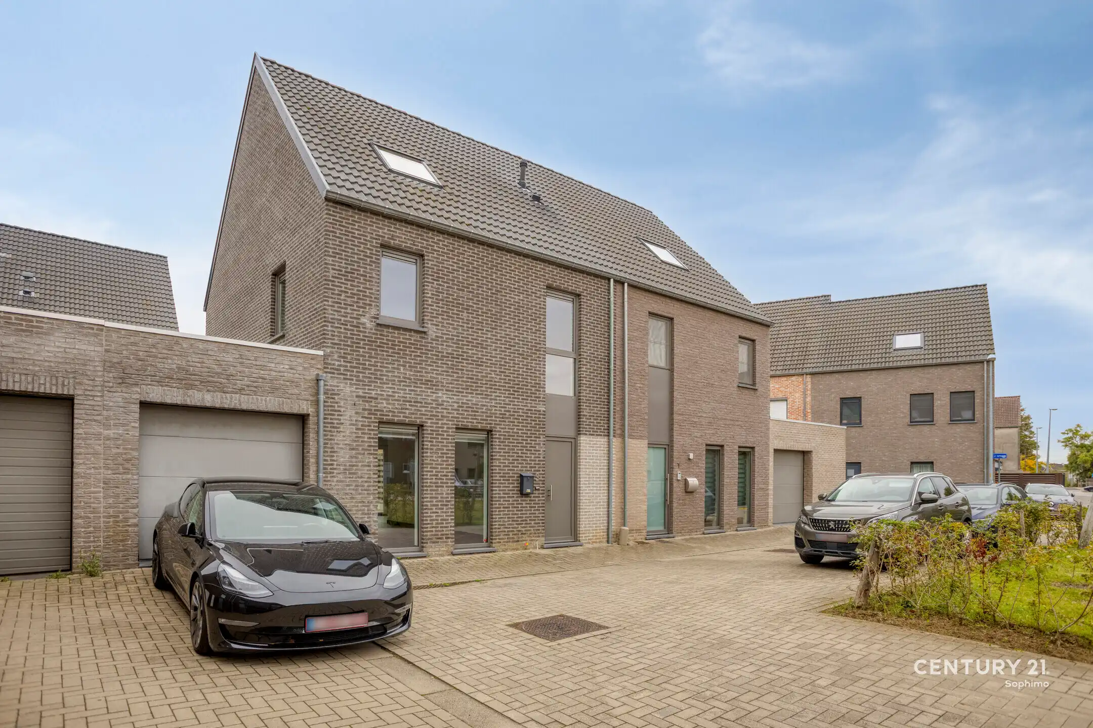 Instapklare woning met 4 slaapkamers op een rustige locatie  foto 2