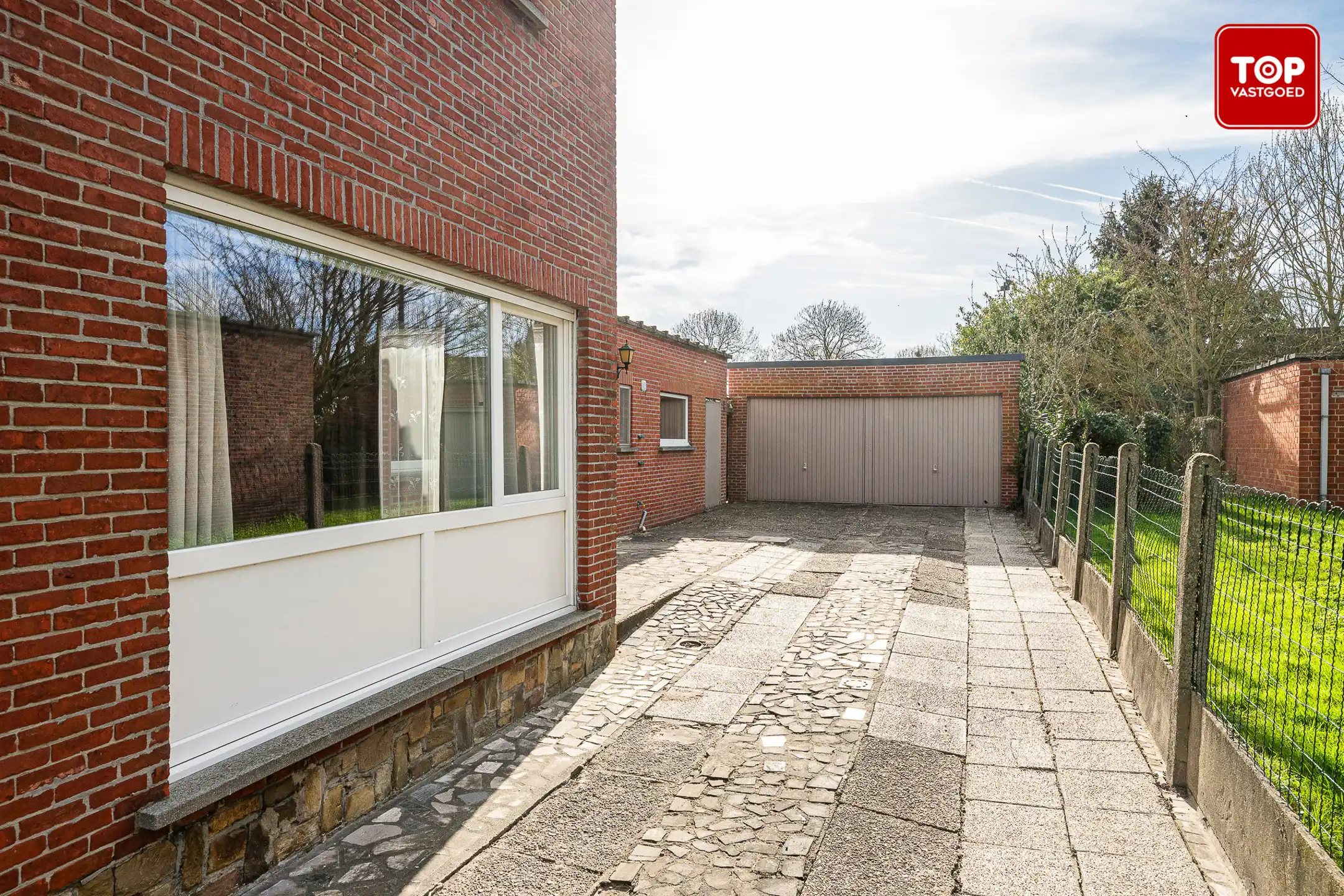 HOB met 3 slaapkamers en tuin foto 21