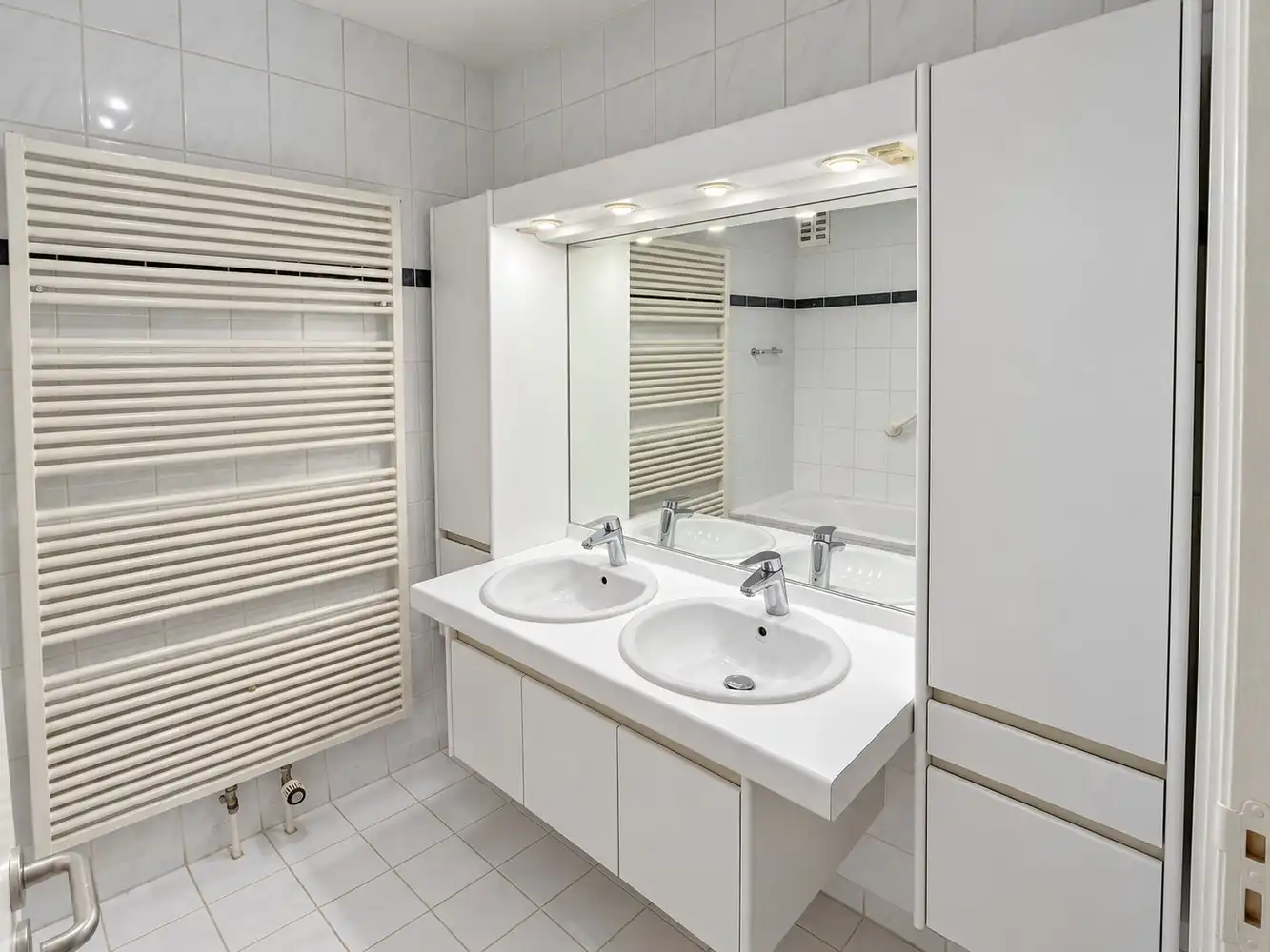 Lichtrijk appartement met 2 slaapkamers, 2 terrassen en ondergrondse parking in Hasselt centrum foto 14