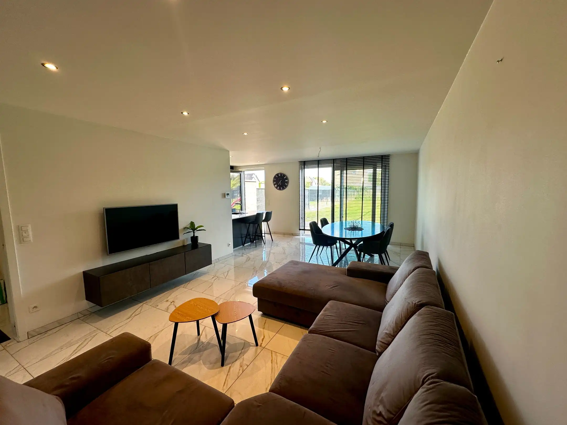Nieuwbouwrijwoning met tuin, carport en drie slaapkamers in Maasmechelen foto 5