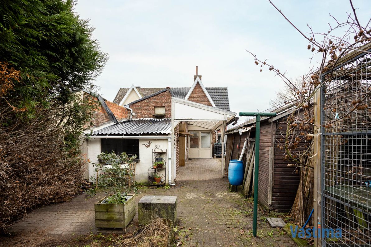 Te renoveren, halfopen woning met zuid gerichte tuin foto 26