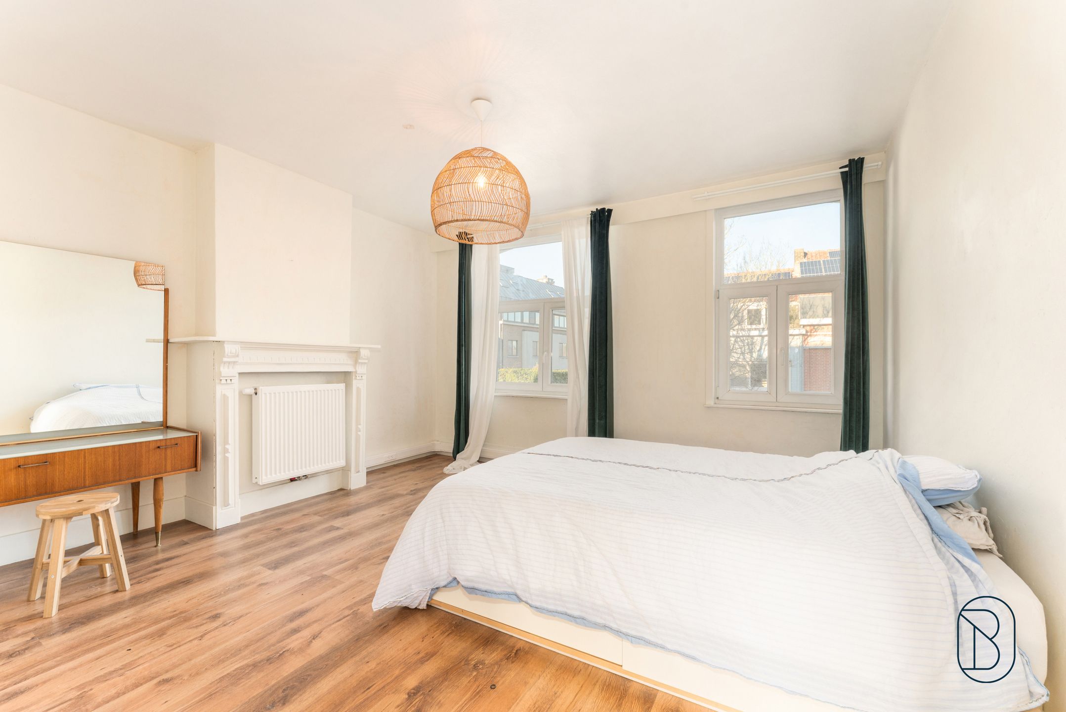 Topgelegen rijwoning met veel potentieel vlakbij het centrum foto 10