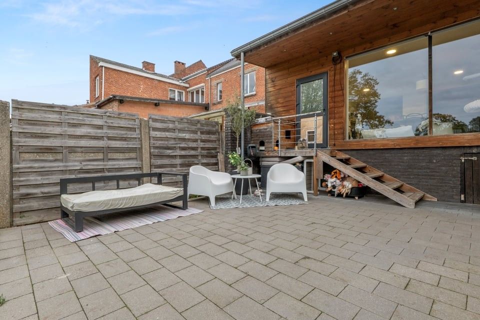 INSTAPKLARE GEZINSWONING MET 4 SLAAPKAMERS EN ZONNIGE TUIN OP TOPLOCATIE foto 16