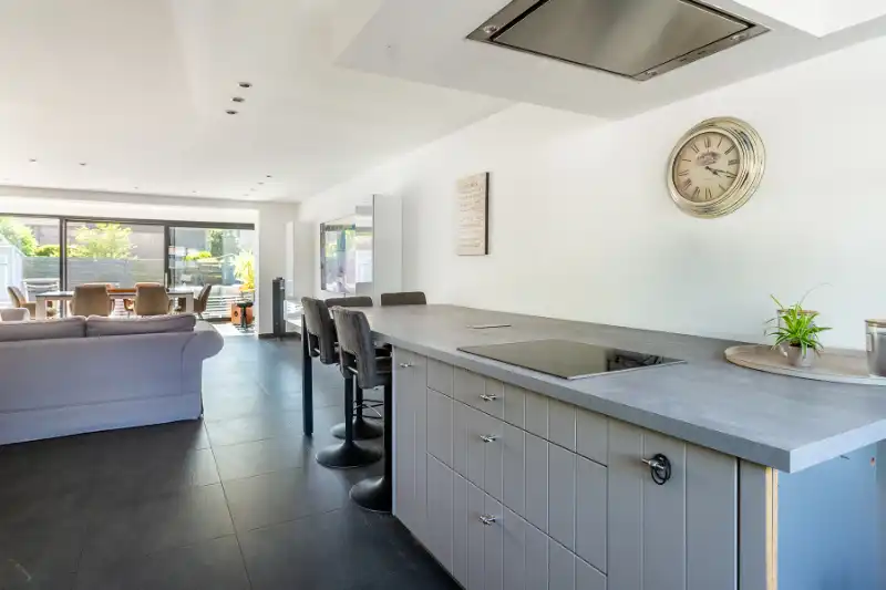 Verrassend ruime woning met zwembad! foto 5