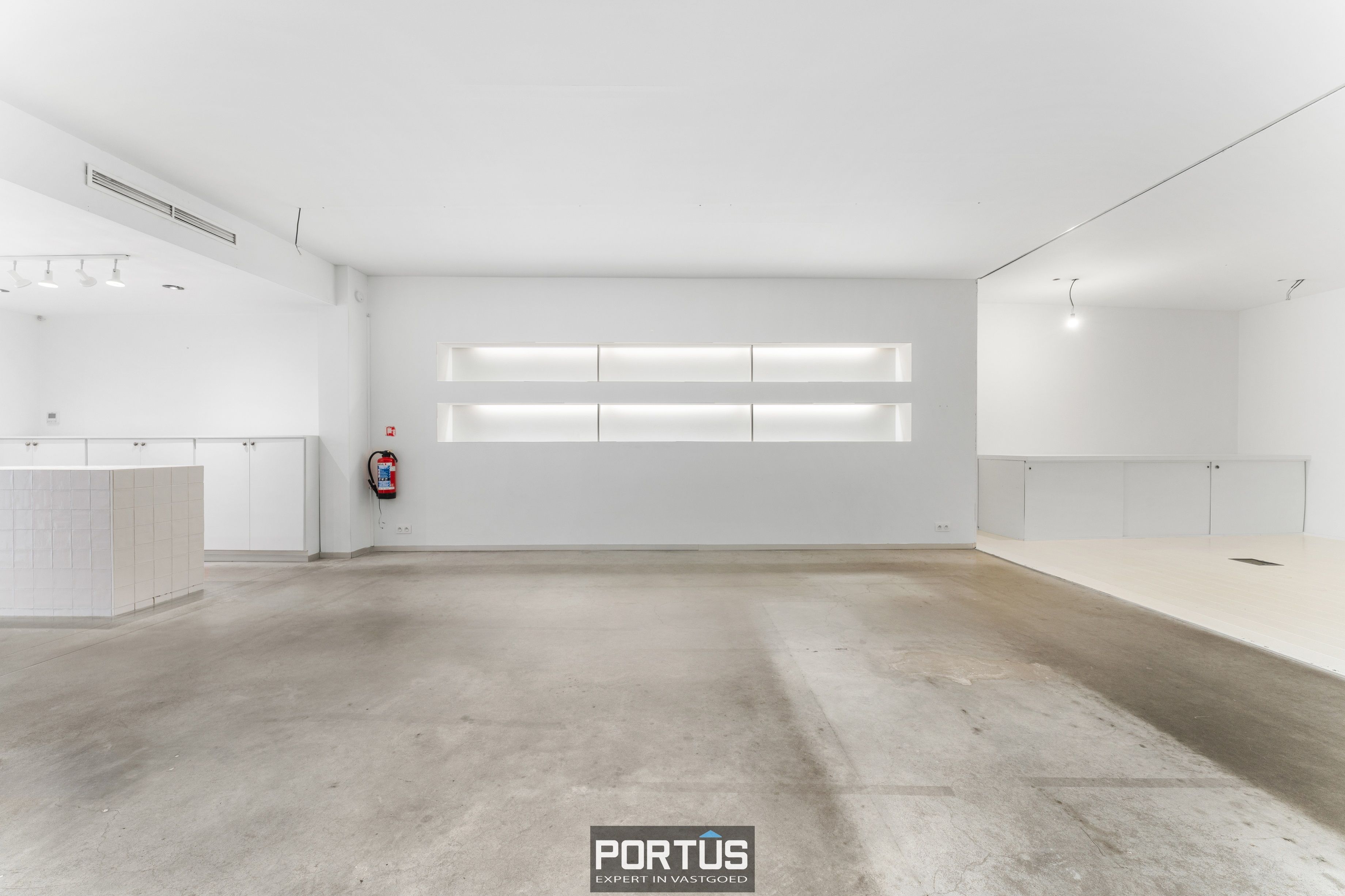 Commercieel gelegen handelspand te koop te Roeselare  foto 7