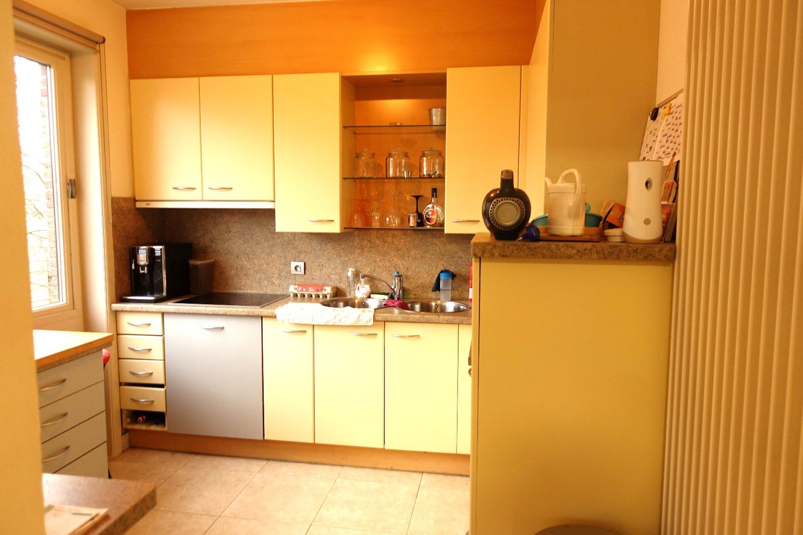 Instapklaar Appartement met 2 slaapkamers en garagebox foto 4