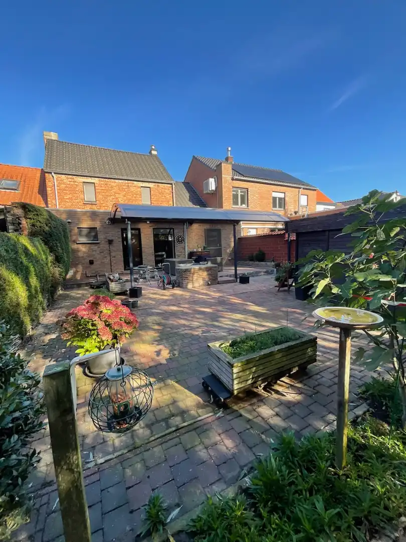 Landelijk gelegen woning met garage foto 16