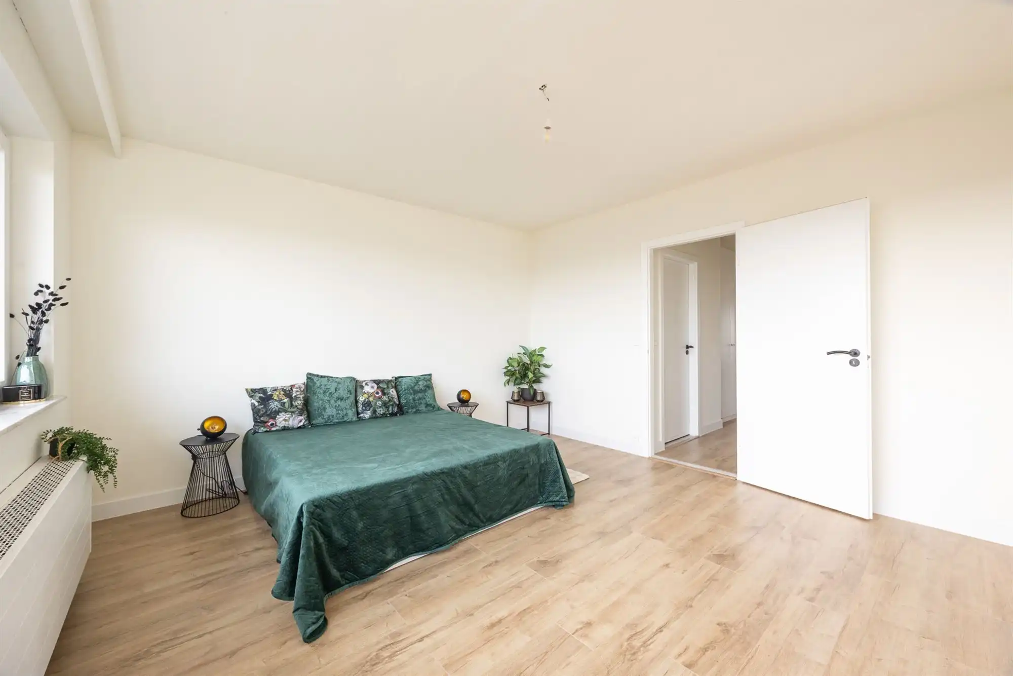 Gerenoveerd app. met 2 slpkmrs. en prachtig uitzicht foto 19