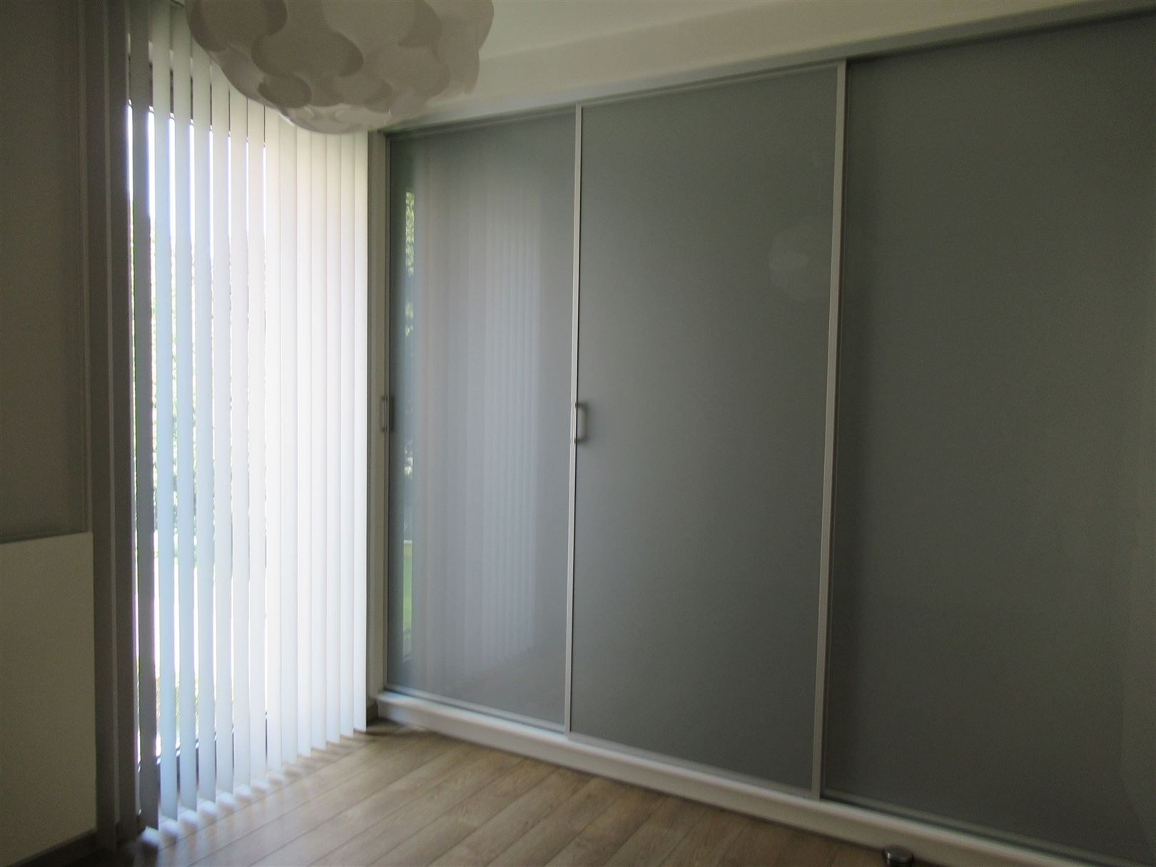 Appartement met 2 slpk's, terras en garage in centrum van Sint-Truiden. foto 13