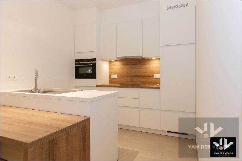 NIEUWBOUW 2-SLPK SERVICEFLAT IN HET HART VAN HASSELT foto {{pictureIndex}}