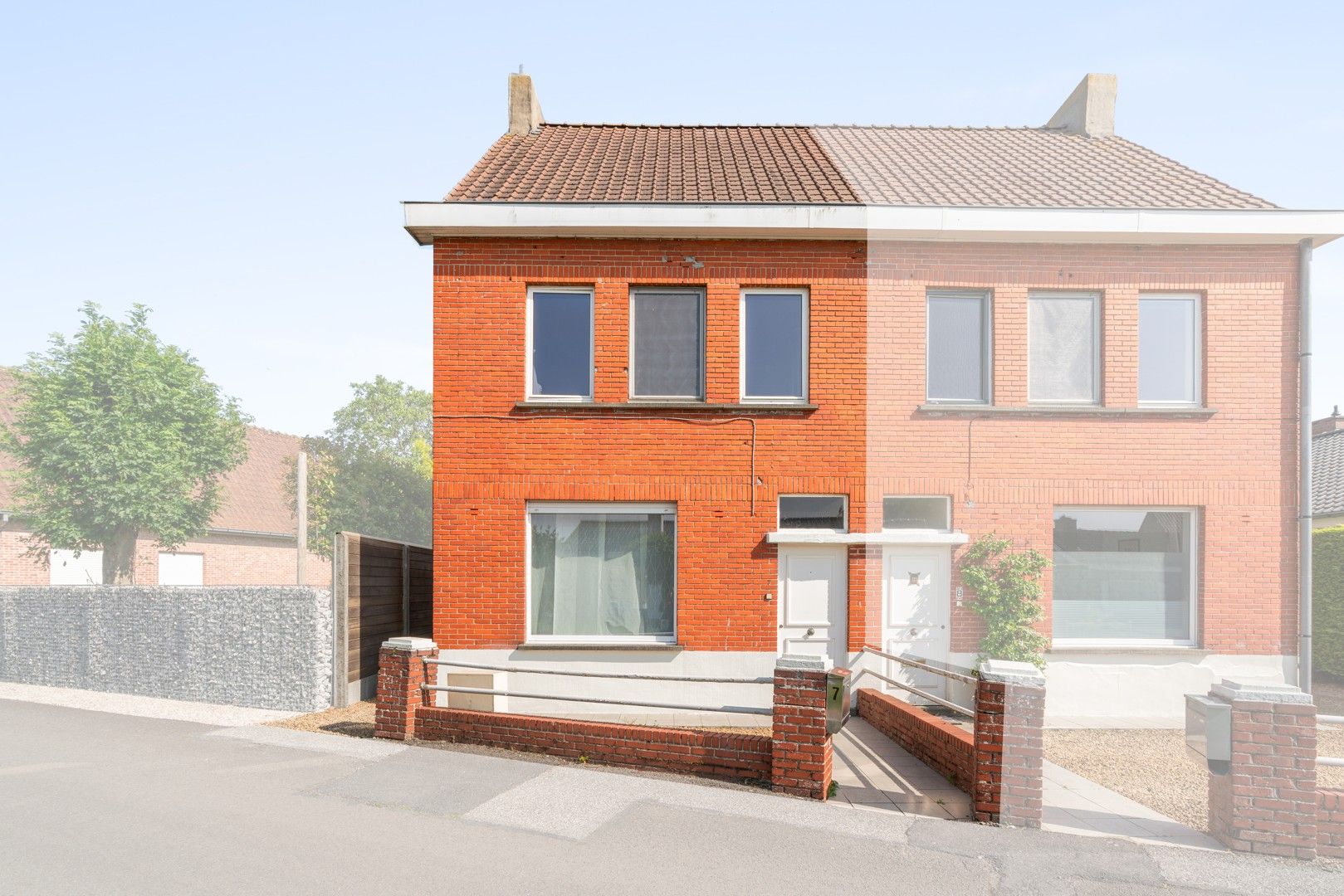 Halfopen woning met tuin in het centrum van Nevele! foto {{pictureIndex}}