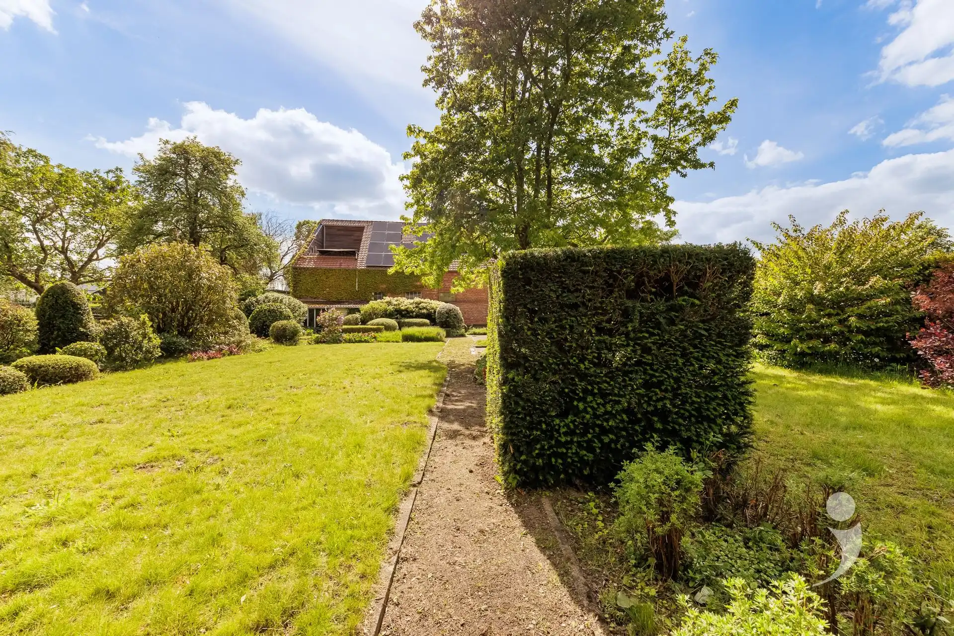 Ruime stadswoning met uitzonderlijke tuin van + 13 are foto 39