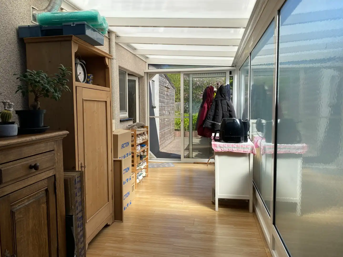 Halfopen woning met grote tuin en garage op ideale ligging foto 5
