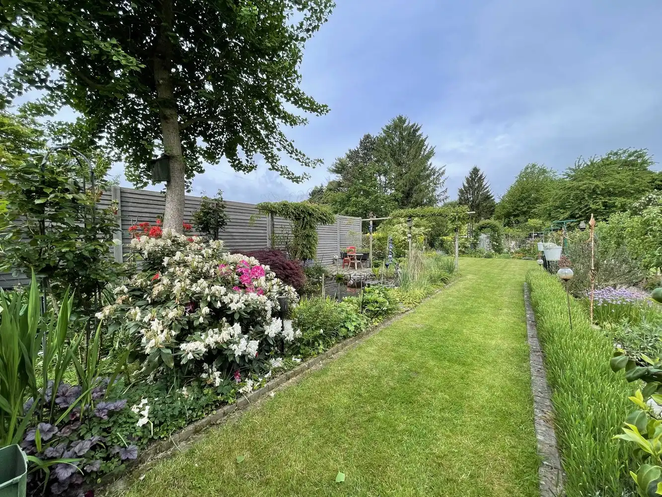 Rustig gelegen gezinswoning met prachtige tuin foto 12