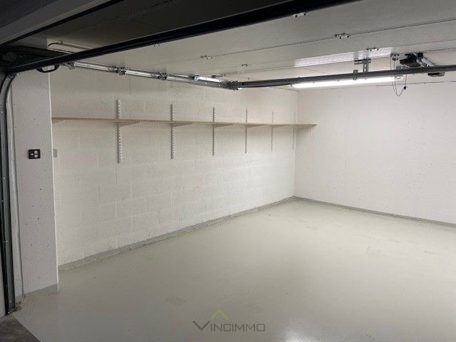 Dubbele gesloten garagebox op wandelafstand van de Zeedijk foto 3