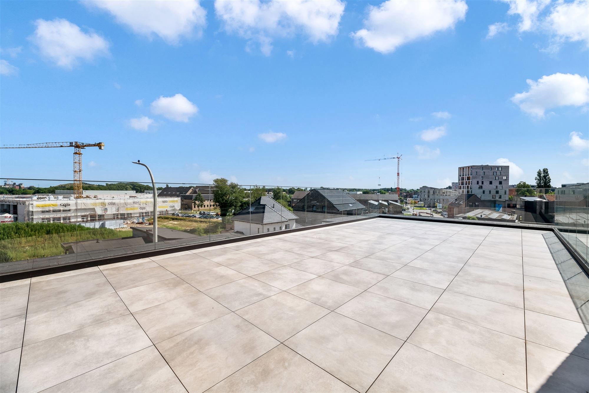 UITZONDERLIJK NIEUWBOUW APPARTEMENT VAN 126M² MET 2 SLAAPKAMERS EN 3 TERRASSEN VAN MAAR LIEFST 68M² MET MOGELIJKHEID TOT AANKOOP 6% BTW! foto 6