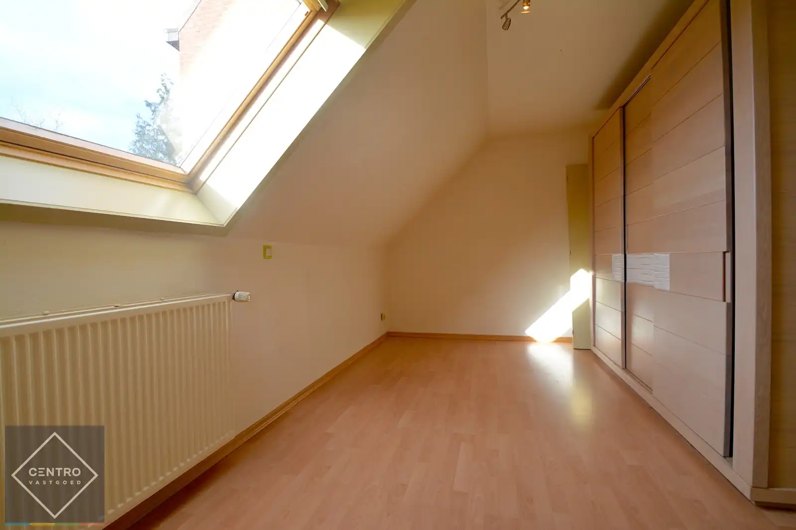 Instapklare HORECA-ZAAK met WOONST (3 slpkms) te huur in Oudenburg. Op hoekligging! foto 17