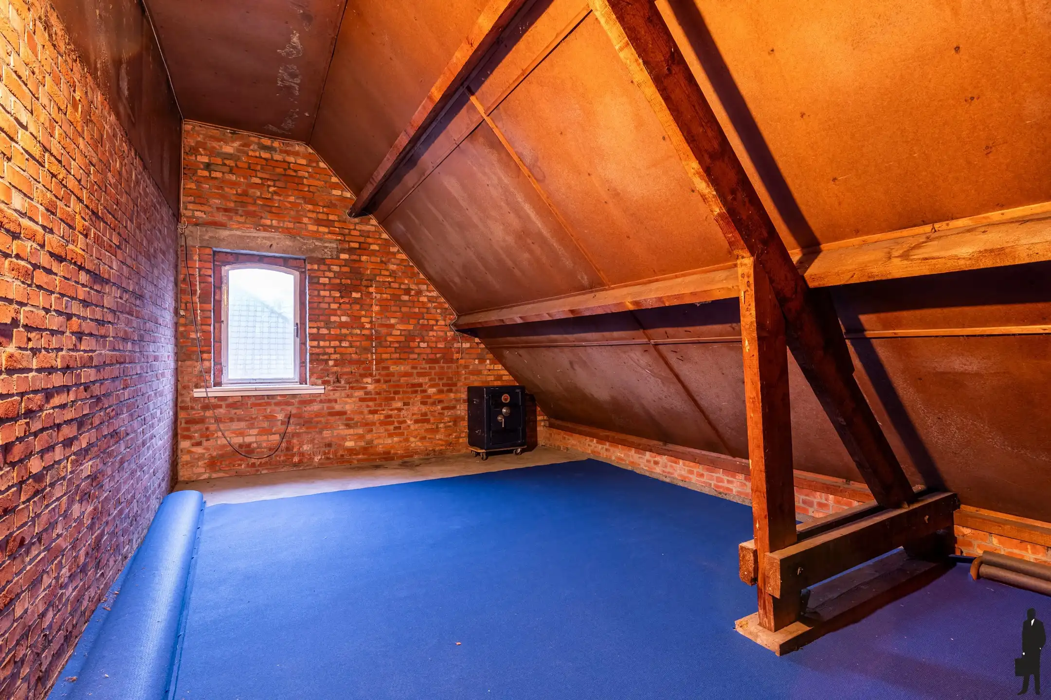 Statige en ruime gezinswoning met 5 slpks op 1.065m² foto 23